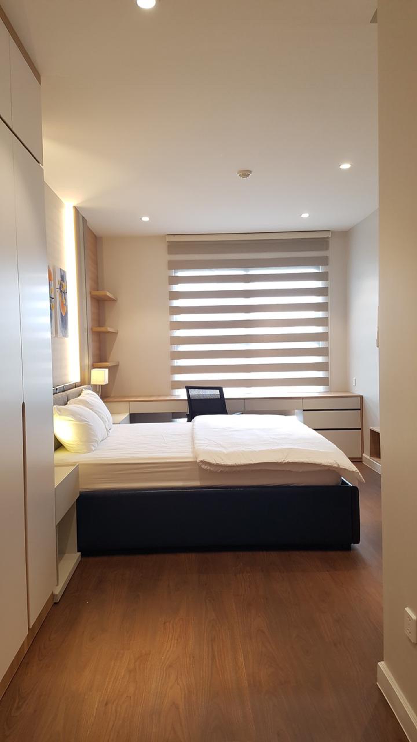 SAIGON ROYAL, 2 BEDROOM, FULLY FURNISHED, RIVER AND DISTRICT 1 VIEW image