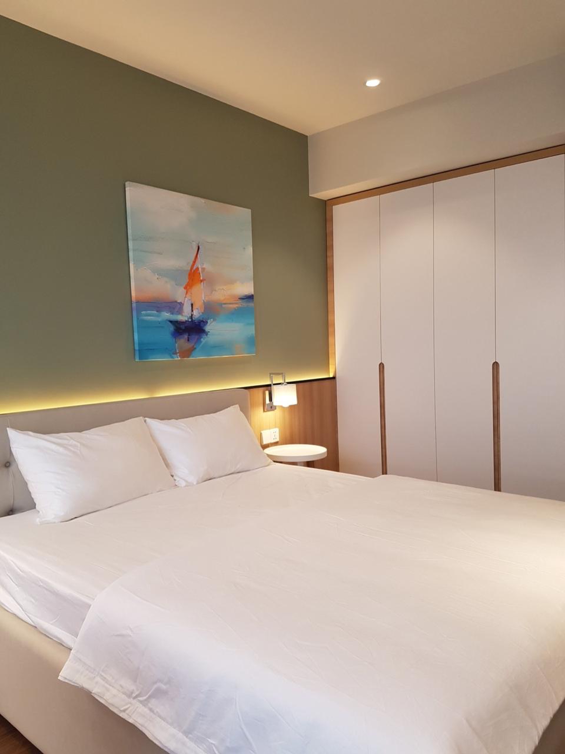 SAIGON ROYAL, 2 BEDROOM, FULLY FURNISHED, RIVER AND DISTRICT 1 VIEW image