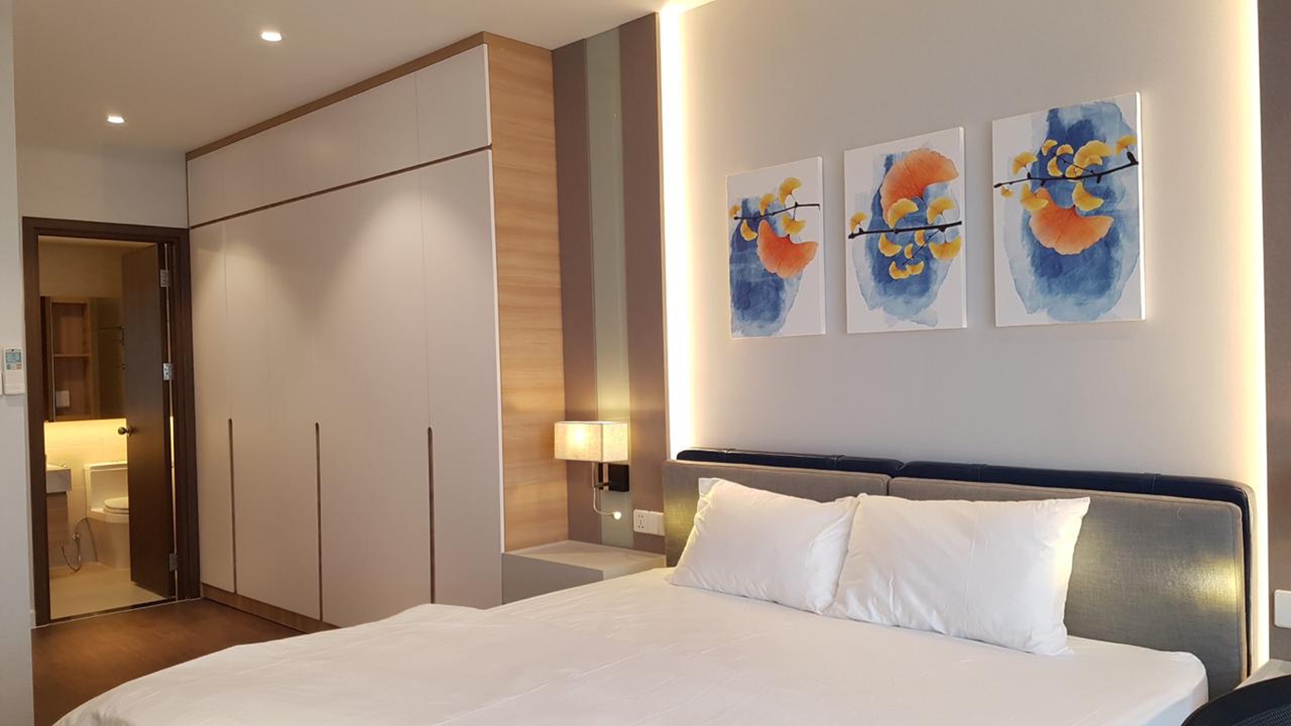 SAIGON ROYAL, 2 BEDROOM, FULLY FURNISHED, RIVER AND DISTRICT 1 VIEW image