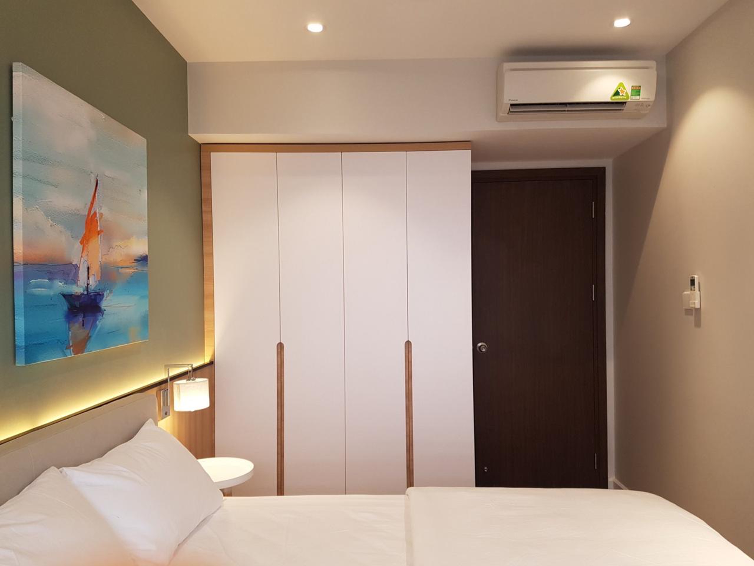 SAIGON ROYAL, 2 BEDROOM, FULLY FURNISHED, RIVER AND DISTRICT 1 VIEW image