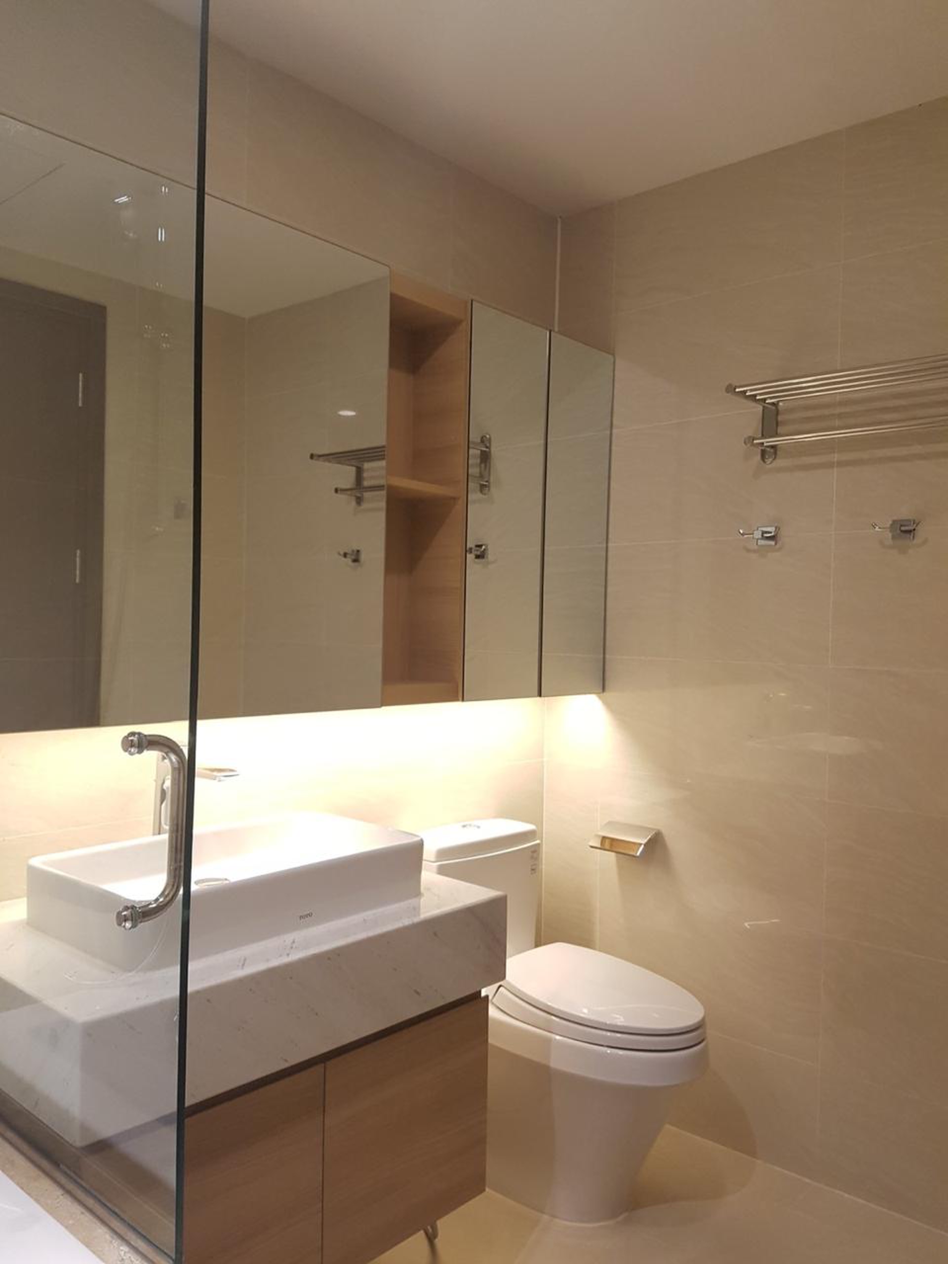 SAIGON ROYAL, 2 BEDROOM, FULLY FURNISHED, RIVER AND DISTRICT 1 VIEW image