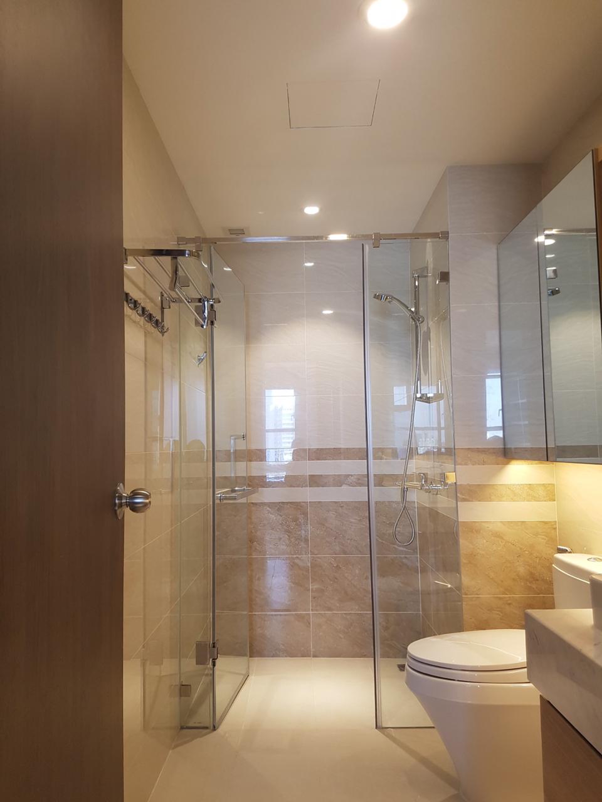 SAIGON ROYAL, 2 BEDROOM, FULLY FURNISHED, RIVER AND DISTRICT 1 VIEW image