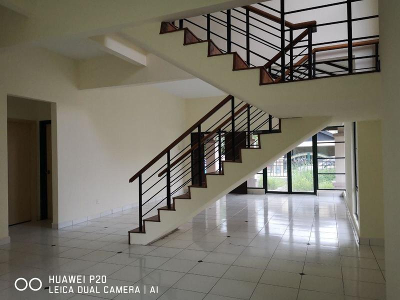 Double Storey Semi-detached house Fasa 3A, Bandar Tasik Kesuma, Semenyih, Selangor