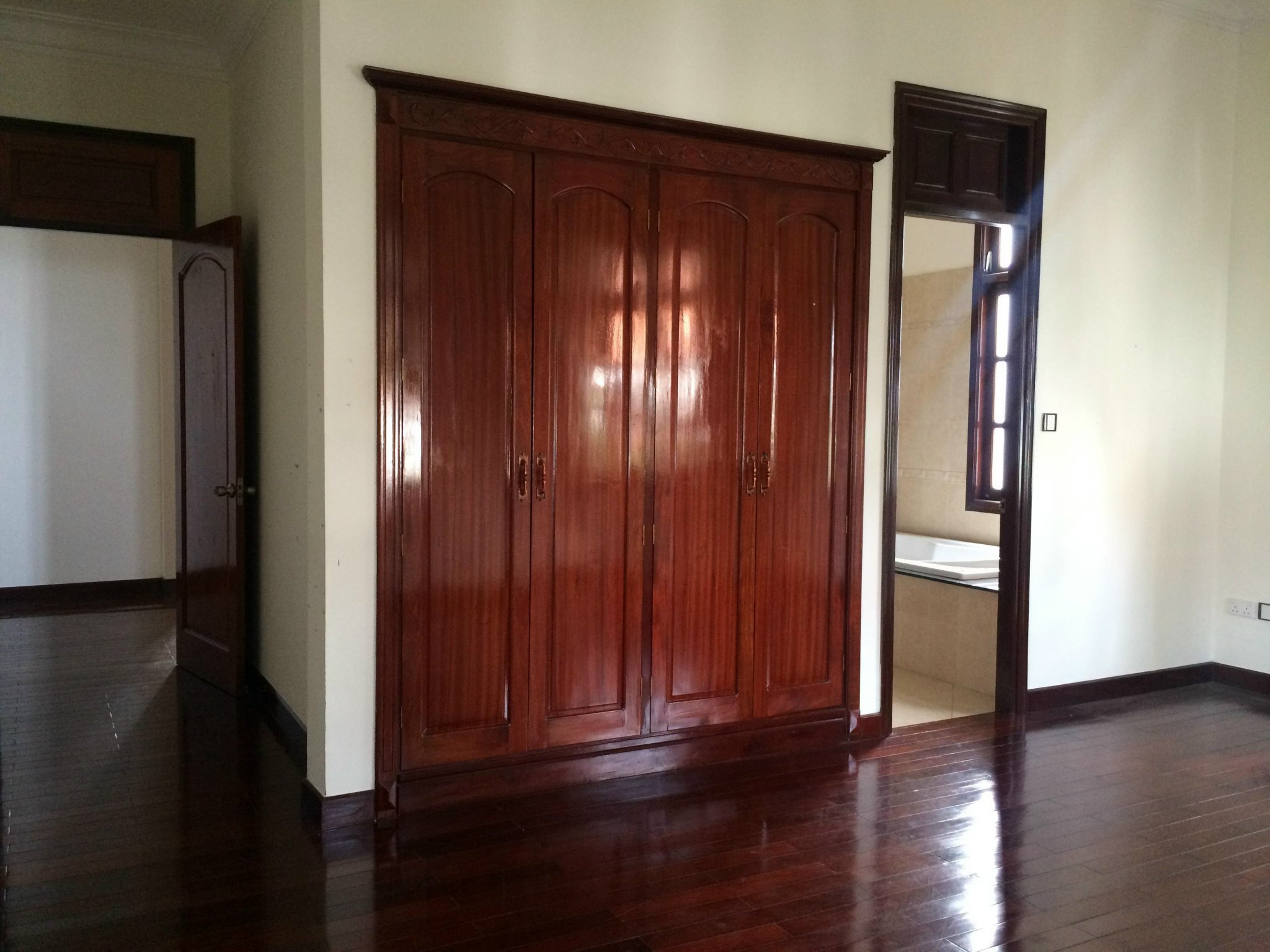 BIỆT THỰ THẢO ĐIỀN, CÓ HÒ BƠI RIÊNG, ĐANG CÓ HĐ THUÊ $14000 image