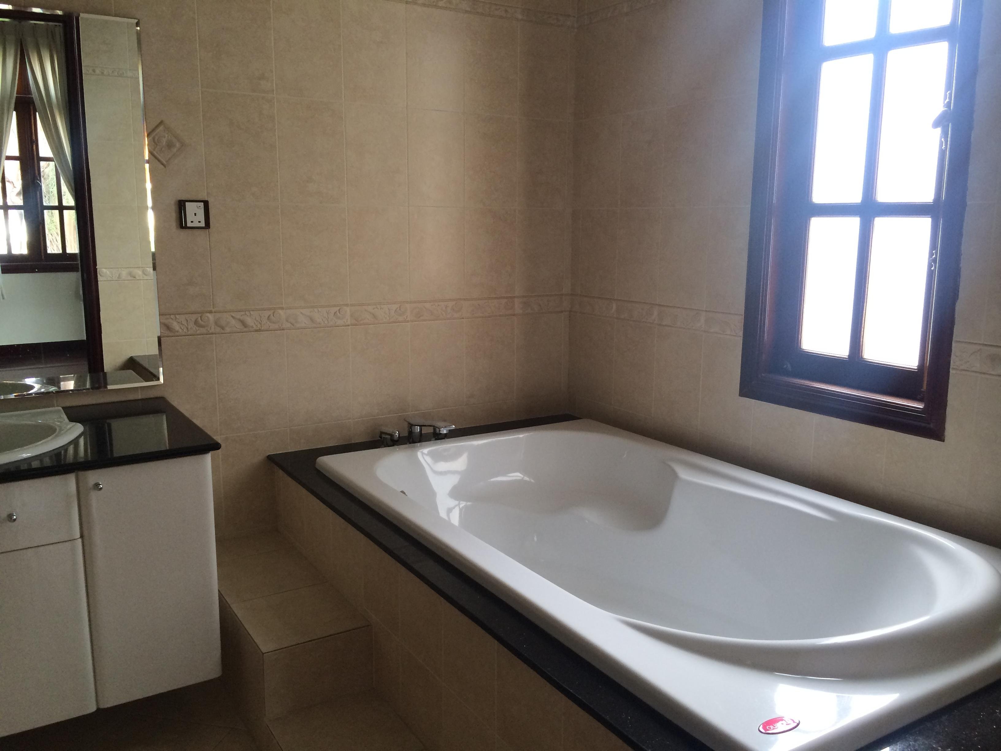 BIỆT THỰ THẢO ĐIỀN, CÓ HÒ BƠI RIÊNG, ĐANG CÓ HĐ THUÊ $14000 image