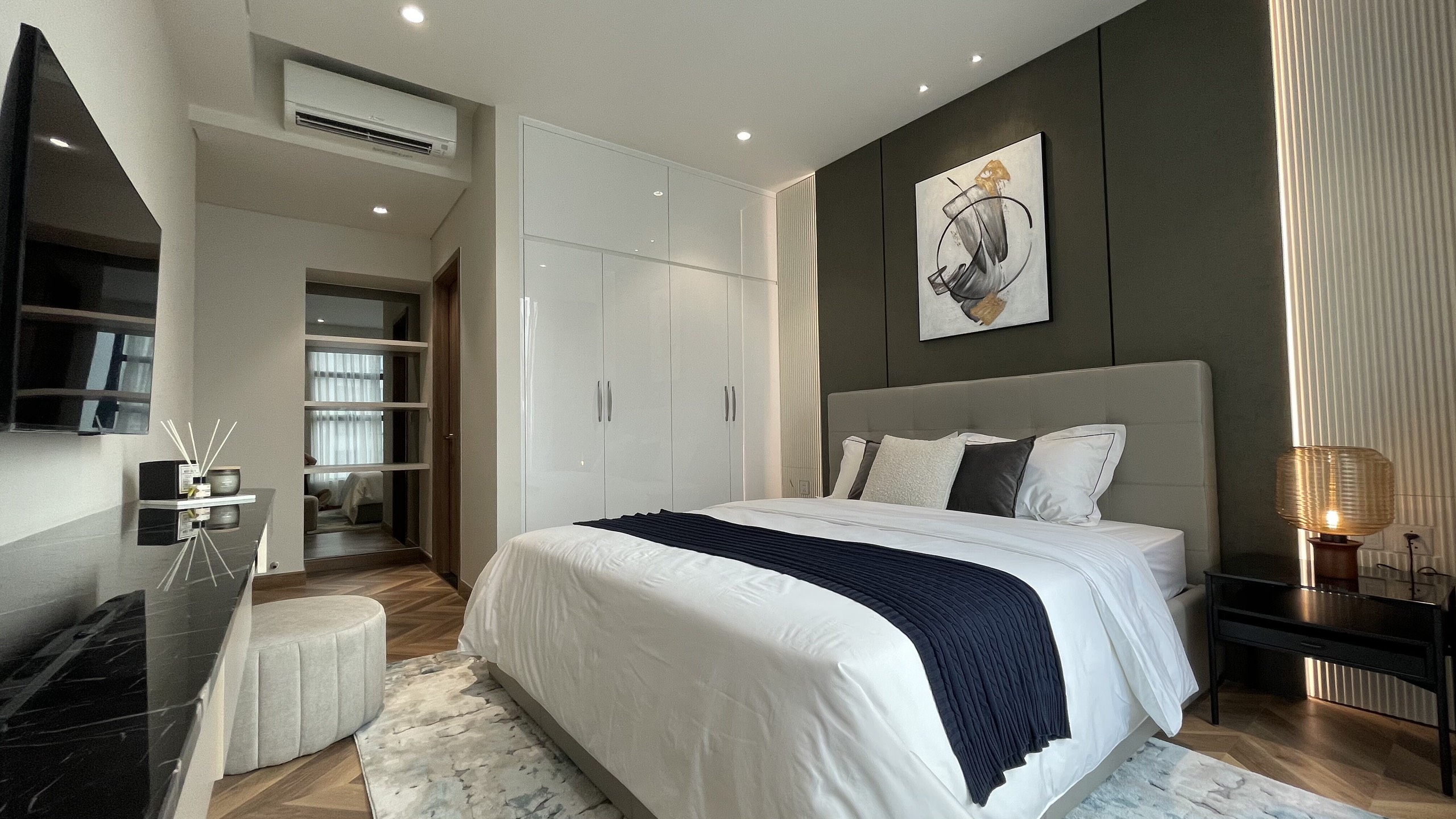 SUNWAH PEARL, 3 BEDROOMS, FULLY LUXURY FURNISHED, RIVER VIEW image