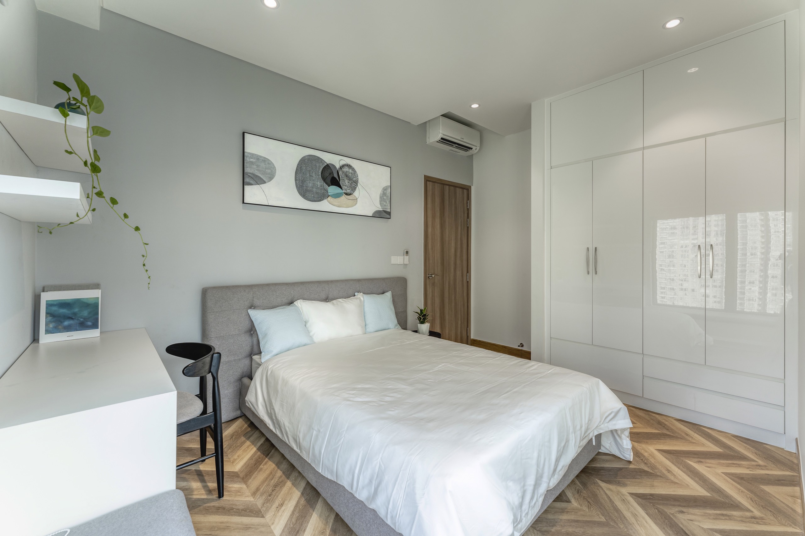 SUNWAH PEARL, 3 BEDROOMS, FULLY LUXURY FURNISHED, RIVER VIEW image