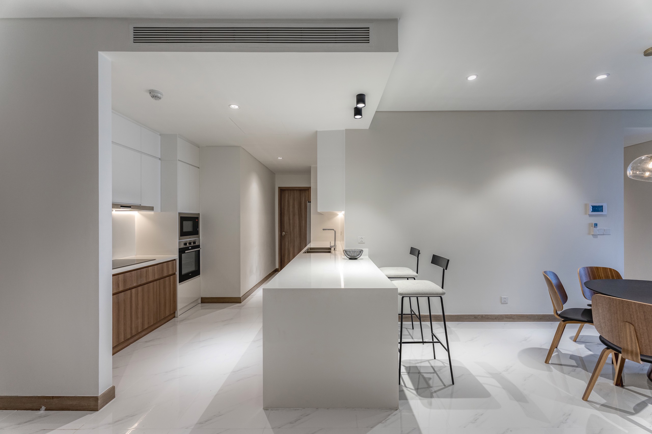 SUNWAH PEARL, 3 BEDROOMS, FULLY LUXURY FURNISHED, RIVER VIEW image