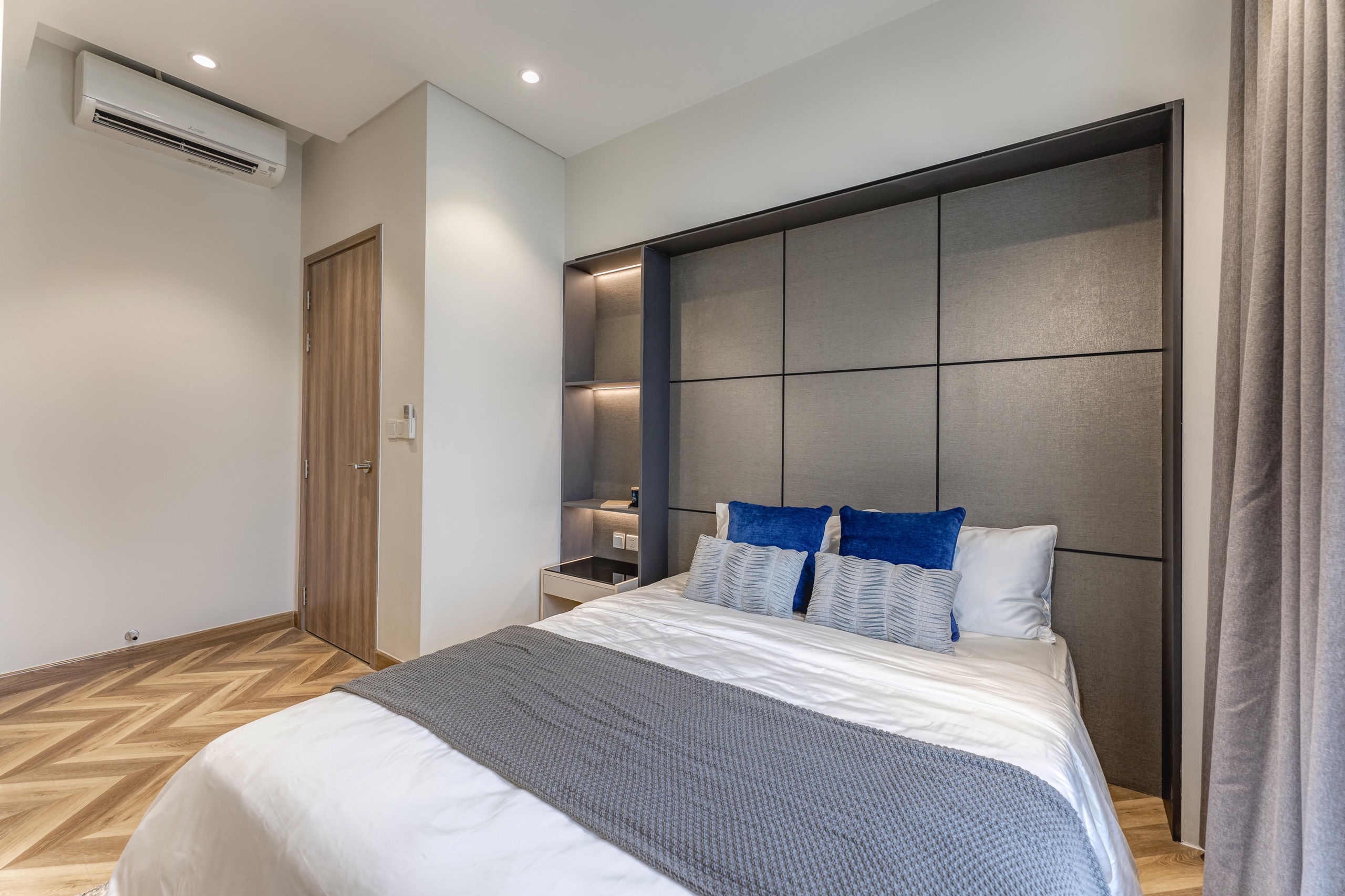 SUNWAH PEARL, 3 BEDROOMS, FULLY LUXURY FURNISHED, RIVER VIEW image