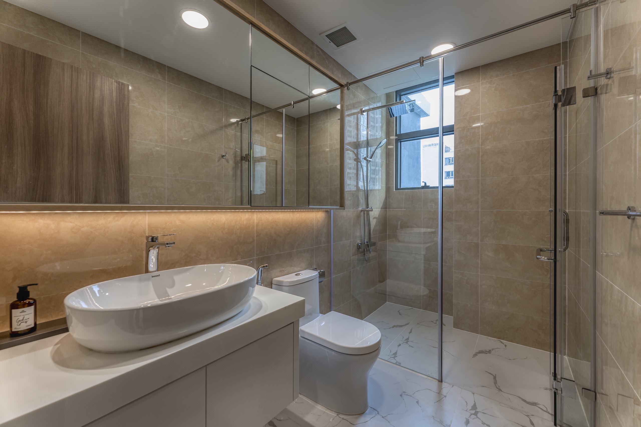 SUNWAH PEARL, 3 BEDROOMS, FULLY LUXURY FURNISHED, RIVER VIEW image