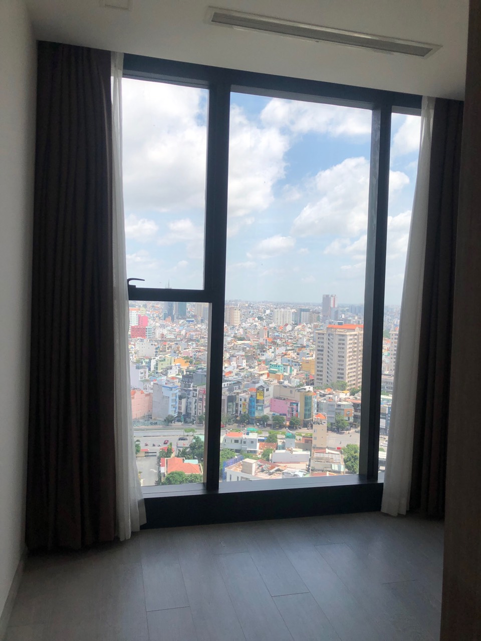 VINHOMES GOLDEN RIVER, 3 BEDROOMS, FULLY FURNISHED, RIVER VIEW image