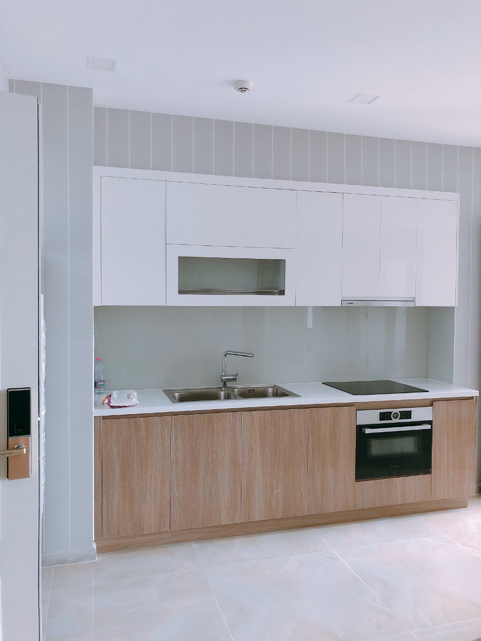 VINHOMES GOLDEN RIVER, 3 BEDROOM, FULLY FURNISHED, RIVER VIEW image