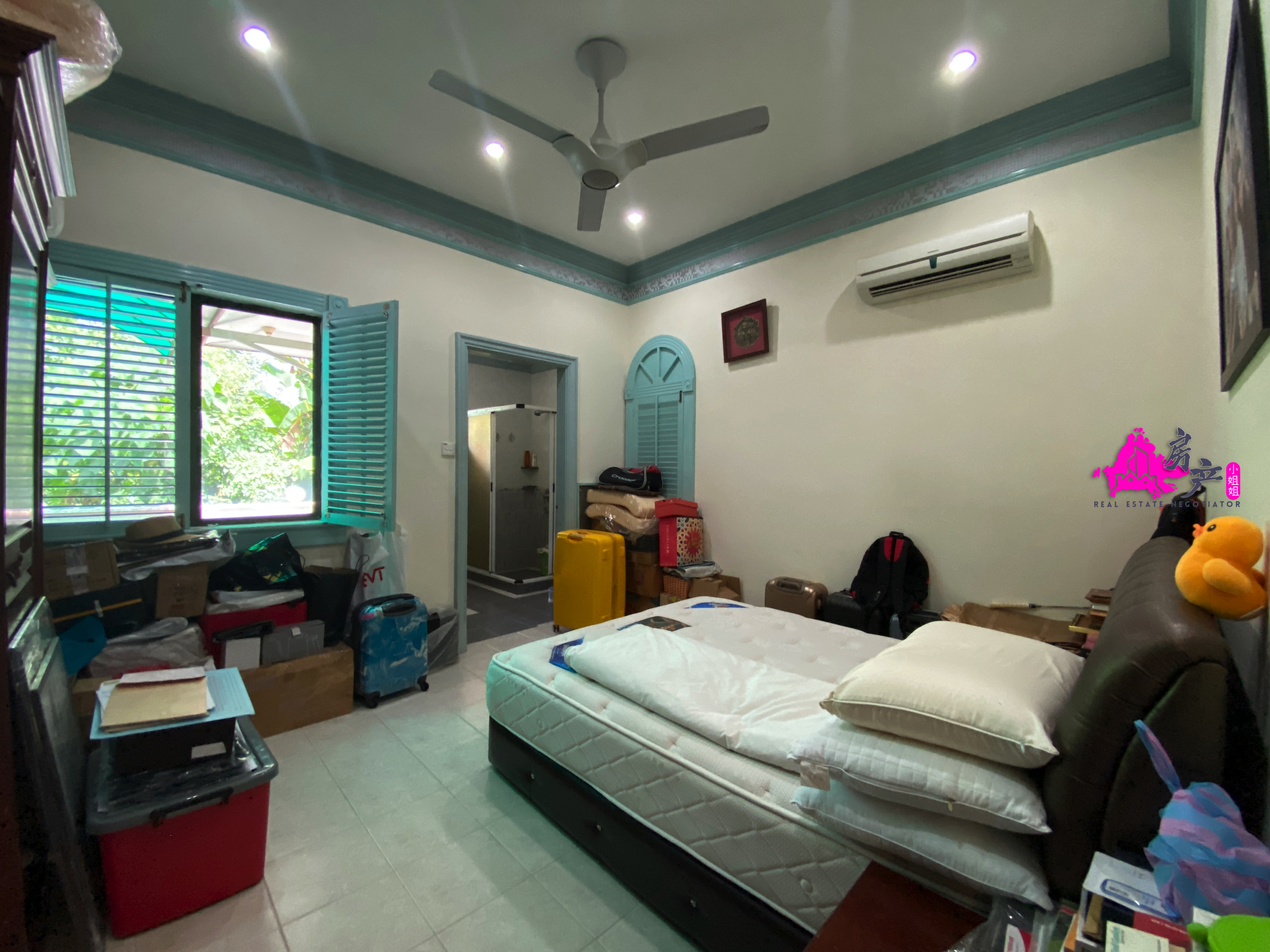 Tanjung aru Nice Garden Big Carporch Bangolow For Sale image