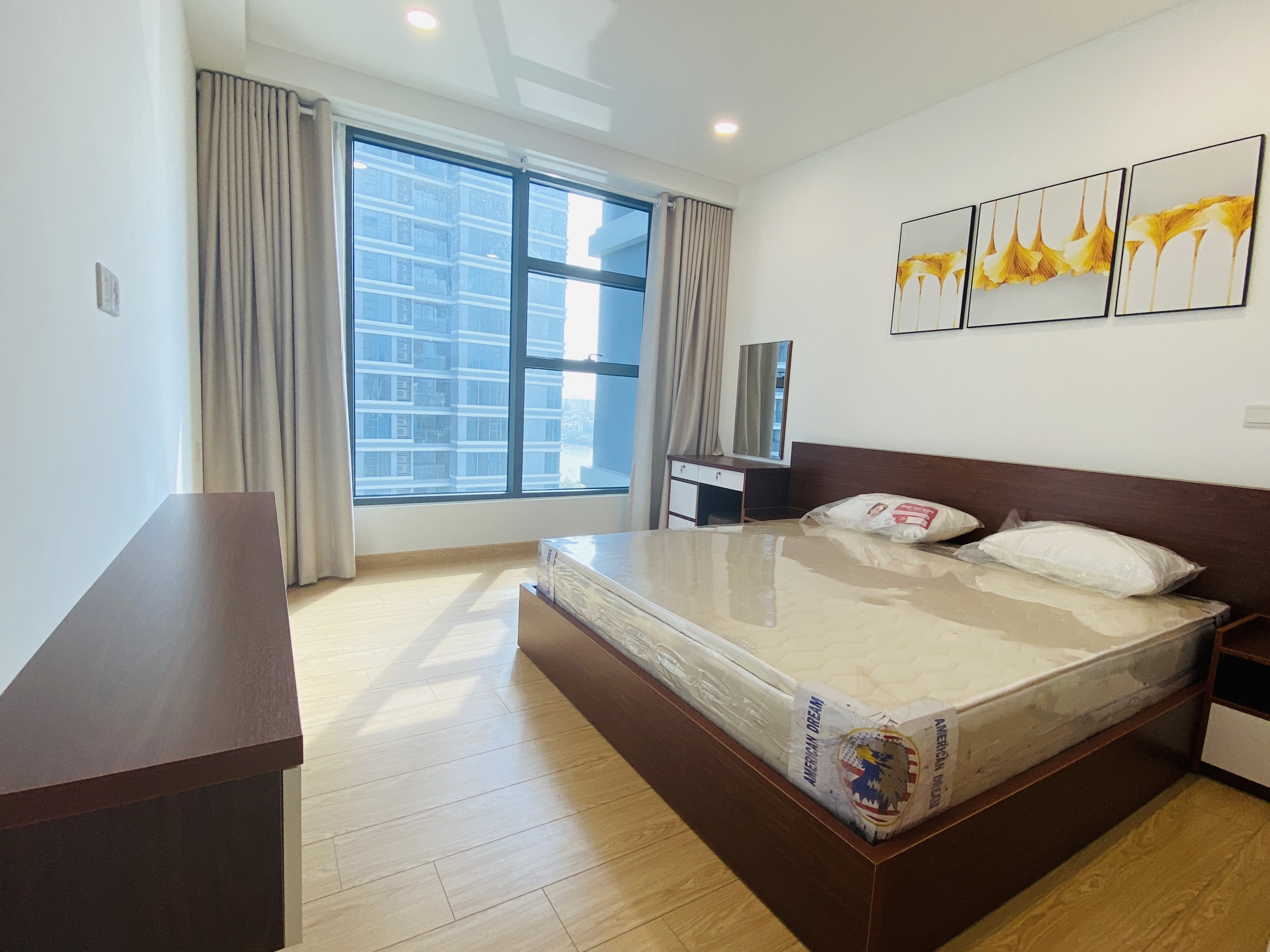 SUNWAH PEARL - BINH THANH DISTRICT, 2 BEDROOM, FULLY FURNISHED, FACILITIES VIEW image