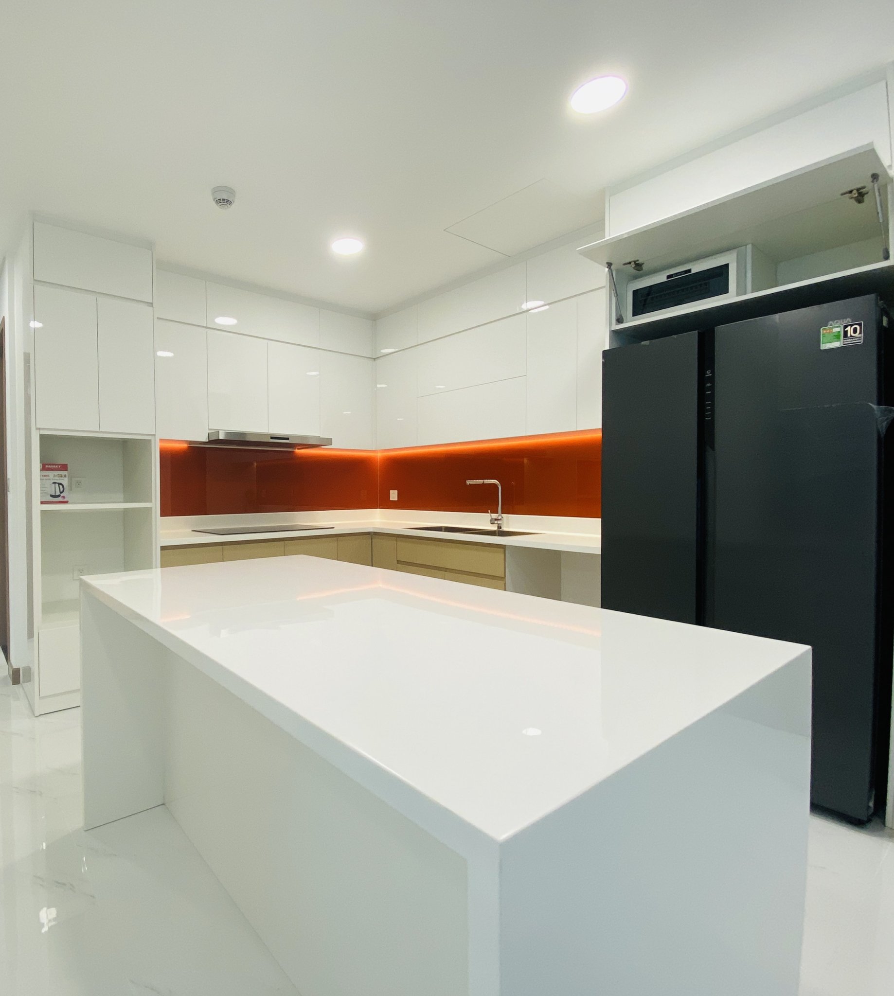 SUNWAH PEARL - BINH THANH DISTRICT, 2 BEDROOM, FULLY FURNISHED, FACILITIES VIEW image