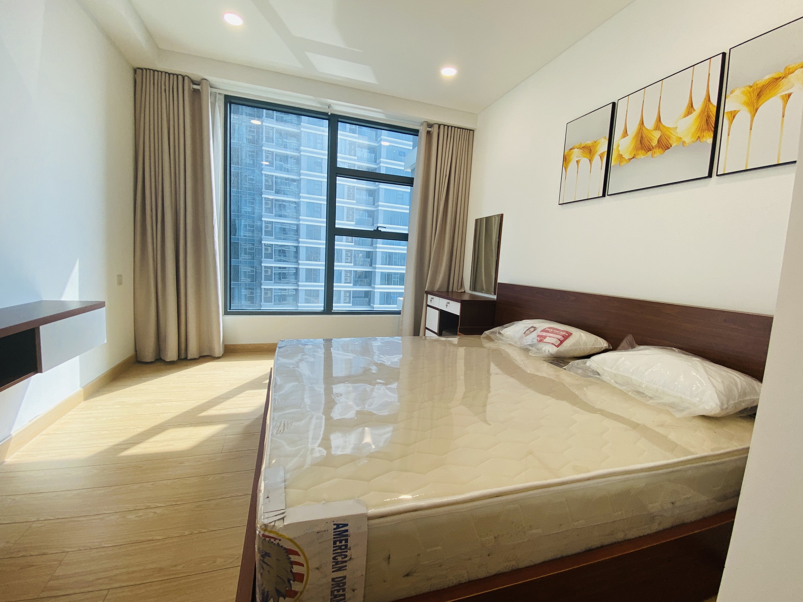 SUNWAH PEARL - BINH THANH DISTRICT, 2 BEDROOM, FULLY FURNISHED, FACILITIES VIEW image