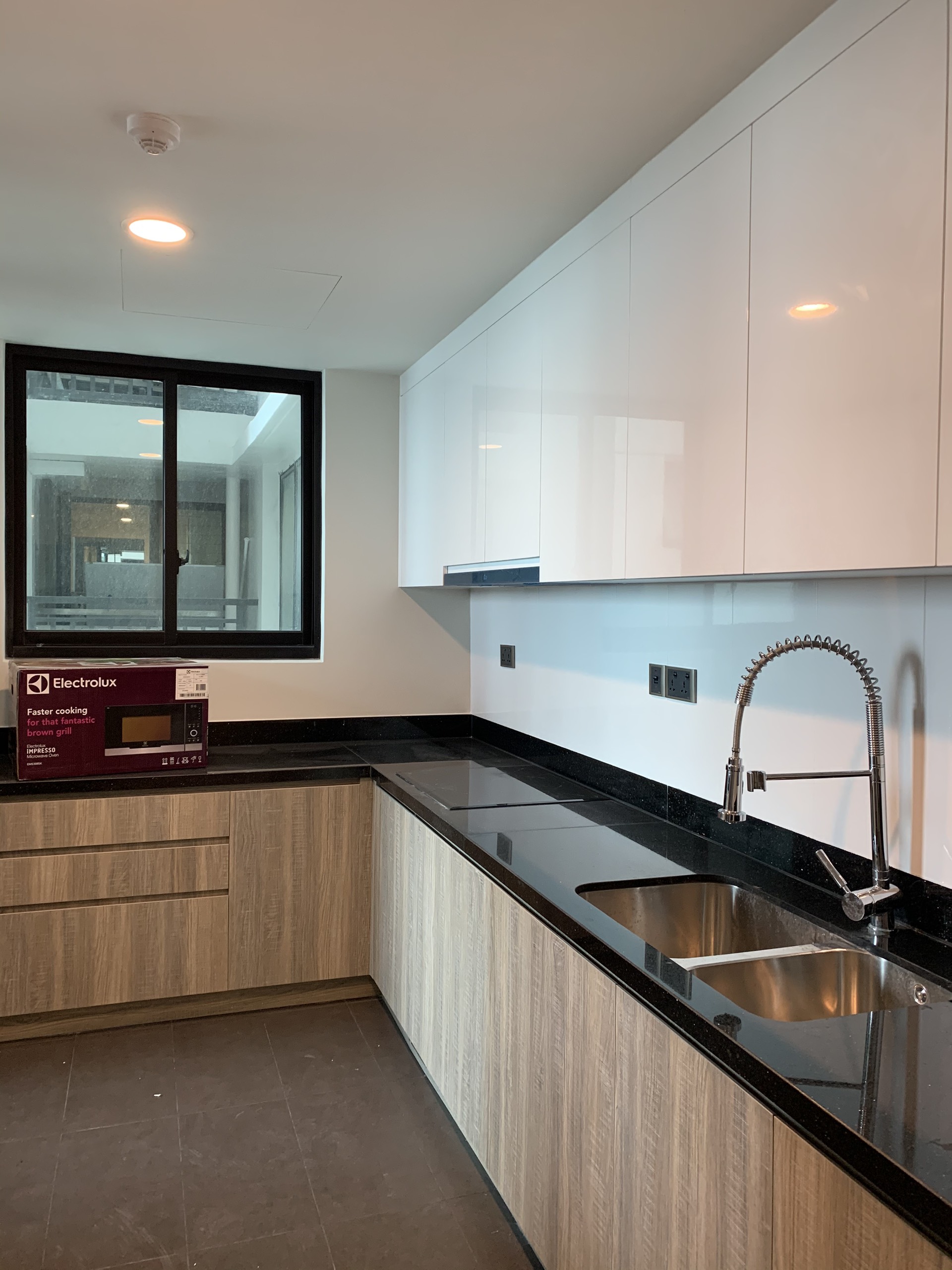 FELIZ EN VISTA, 3 BEDROOM, FULLY FURNISHED, LANDMARK 81 VIEW, SPA FOR FOREIGNER image