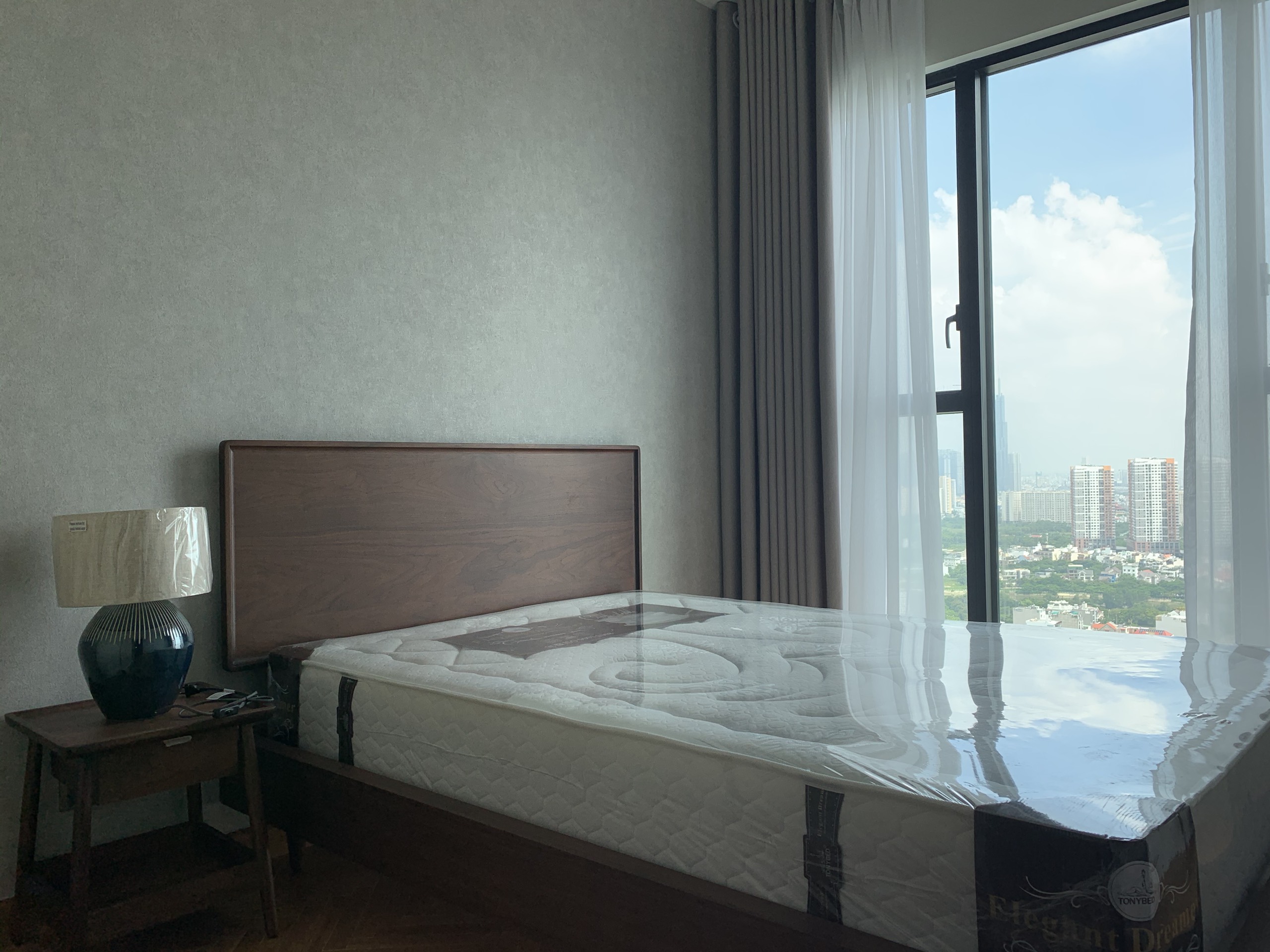 FELIZ EN VISTA, 3 BEDROOMS, FULLY FURNISHED, LANDMARK 81 VIEW image