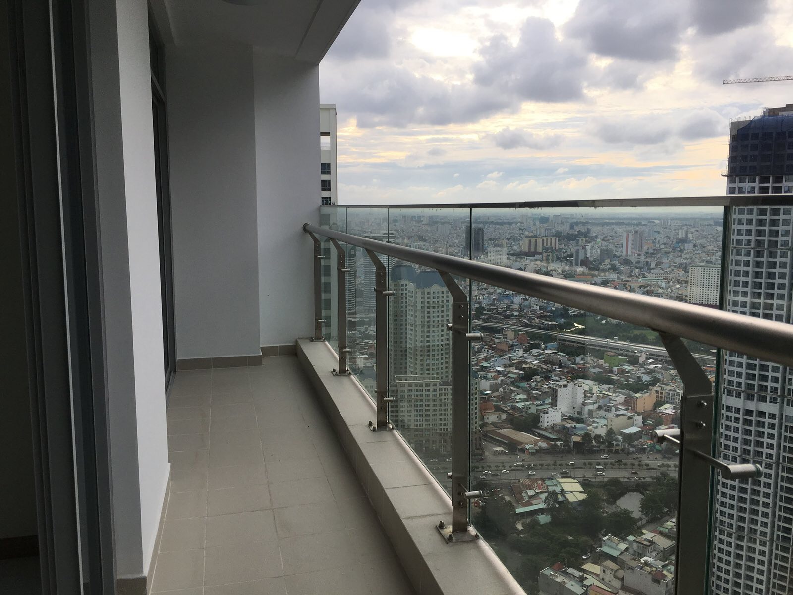 VINHOMES CENTRAL PARK, 3 BEDROOM, FULLY FURNISHED, NICE VIEW image