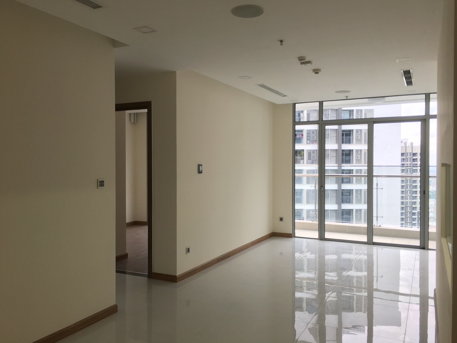 VINHOMES CENTRAL PARK, 3 BEDROOM, FULLY FURNISHED, NICE VIEW image