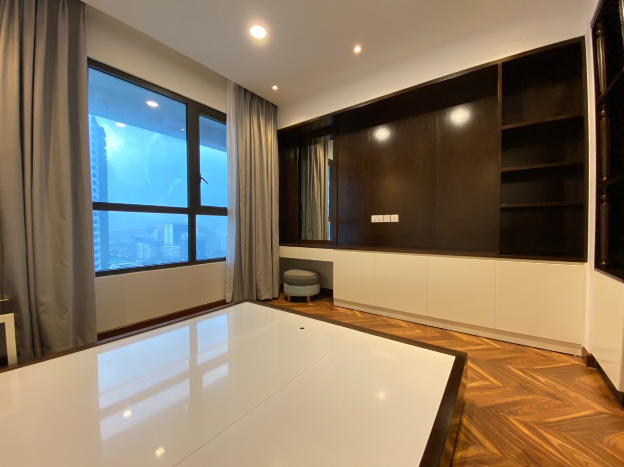 THE VIEW, 3 BEDROOMS, FULLY FURNISHED, HIGH FLOOR, SWIMMING POOL image