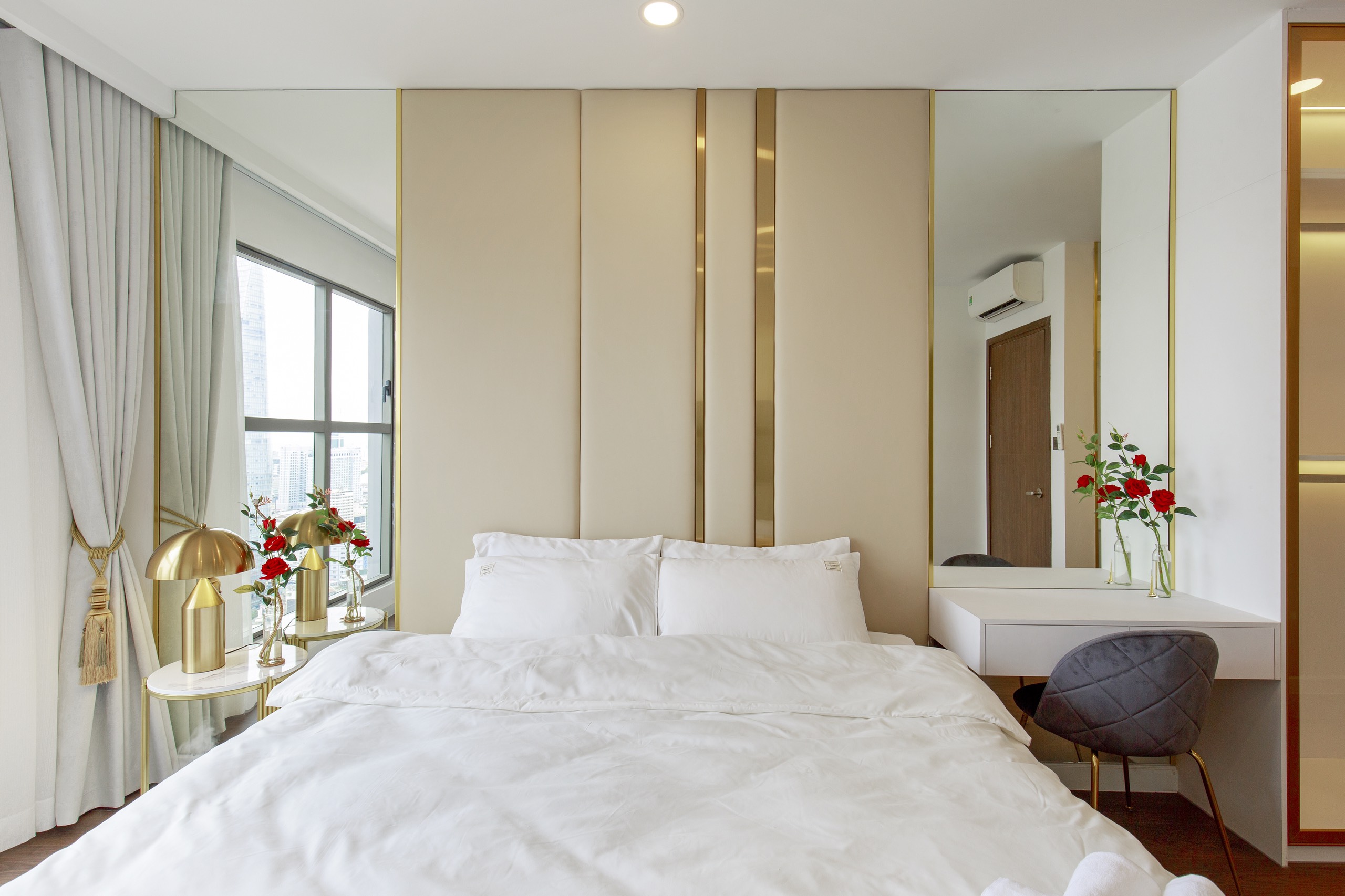 SAIGON ROYAL, 2BEDROOMS, FULLY FURNISHED, RIVER VIEW BITEXCO & LANDMARK81 VIEW image