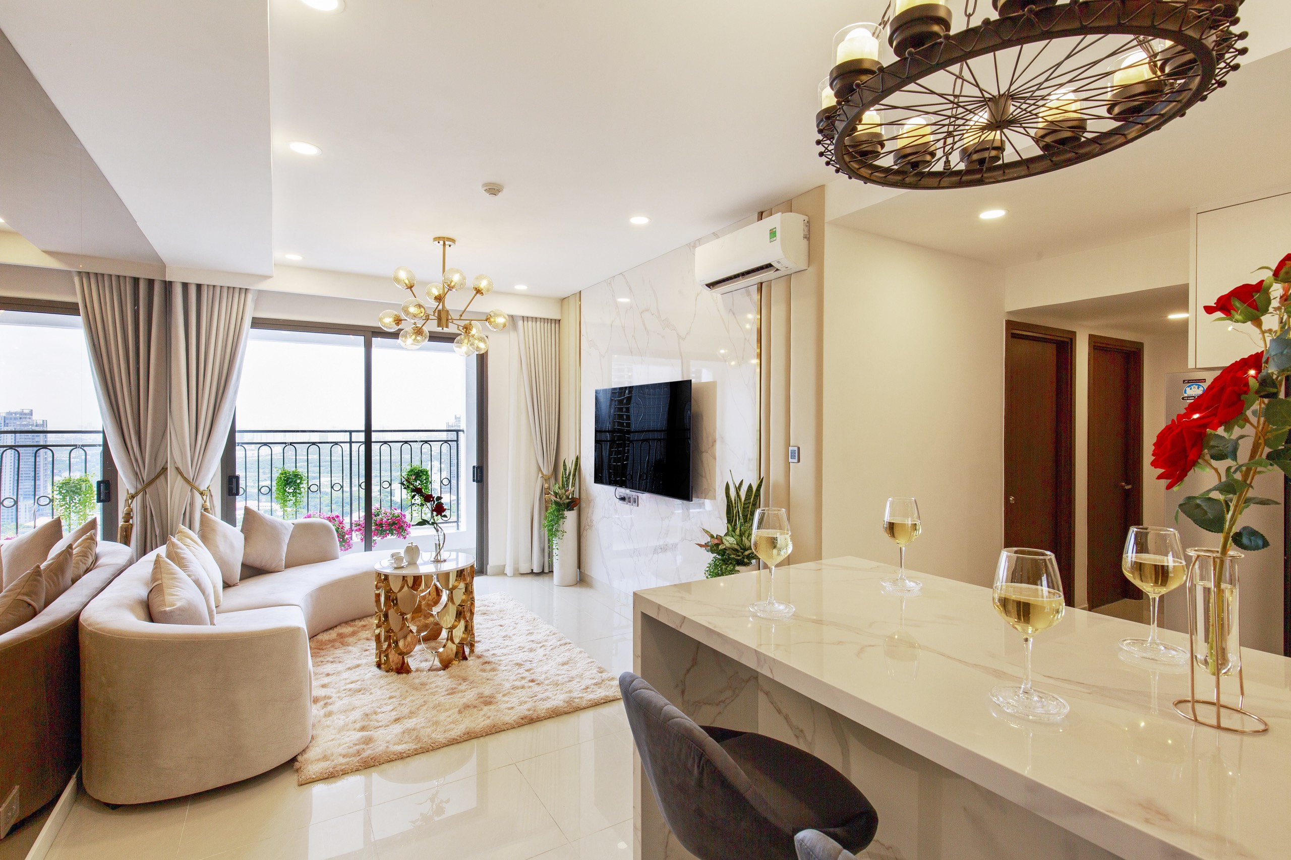 SAIGON ROYAL, 2BEDROOMS, FULLY FURNISHED, RIVER VIEW BITEXCO & LANDMARK81 VIEW image