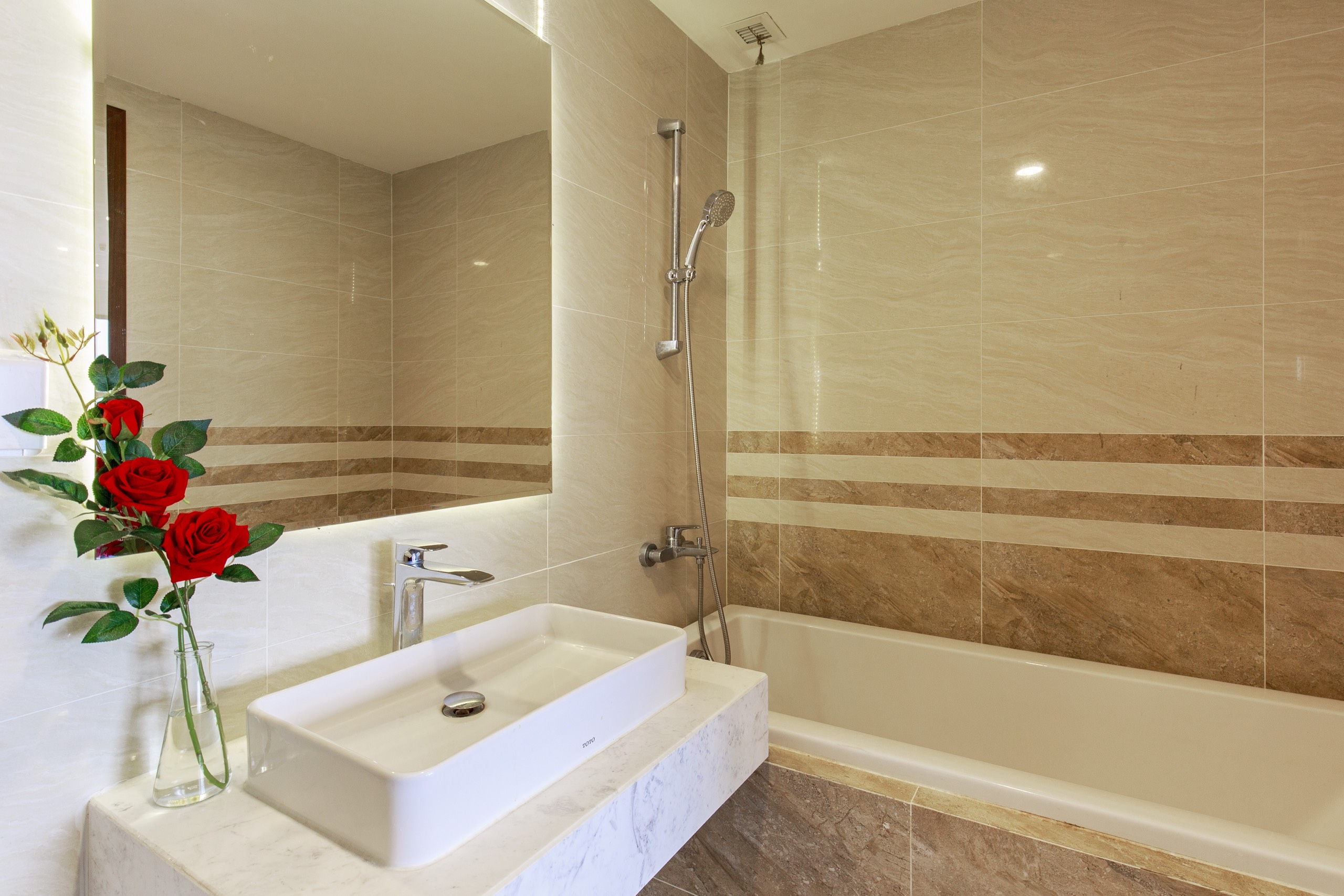 SAIGON ROYAL, 2BEDROOMS, FULLY FURNISHED, RIVER VIEW BITEXCO & LANDMARK81 VIEW image