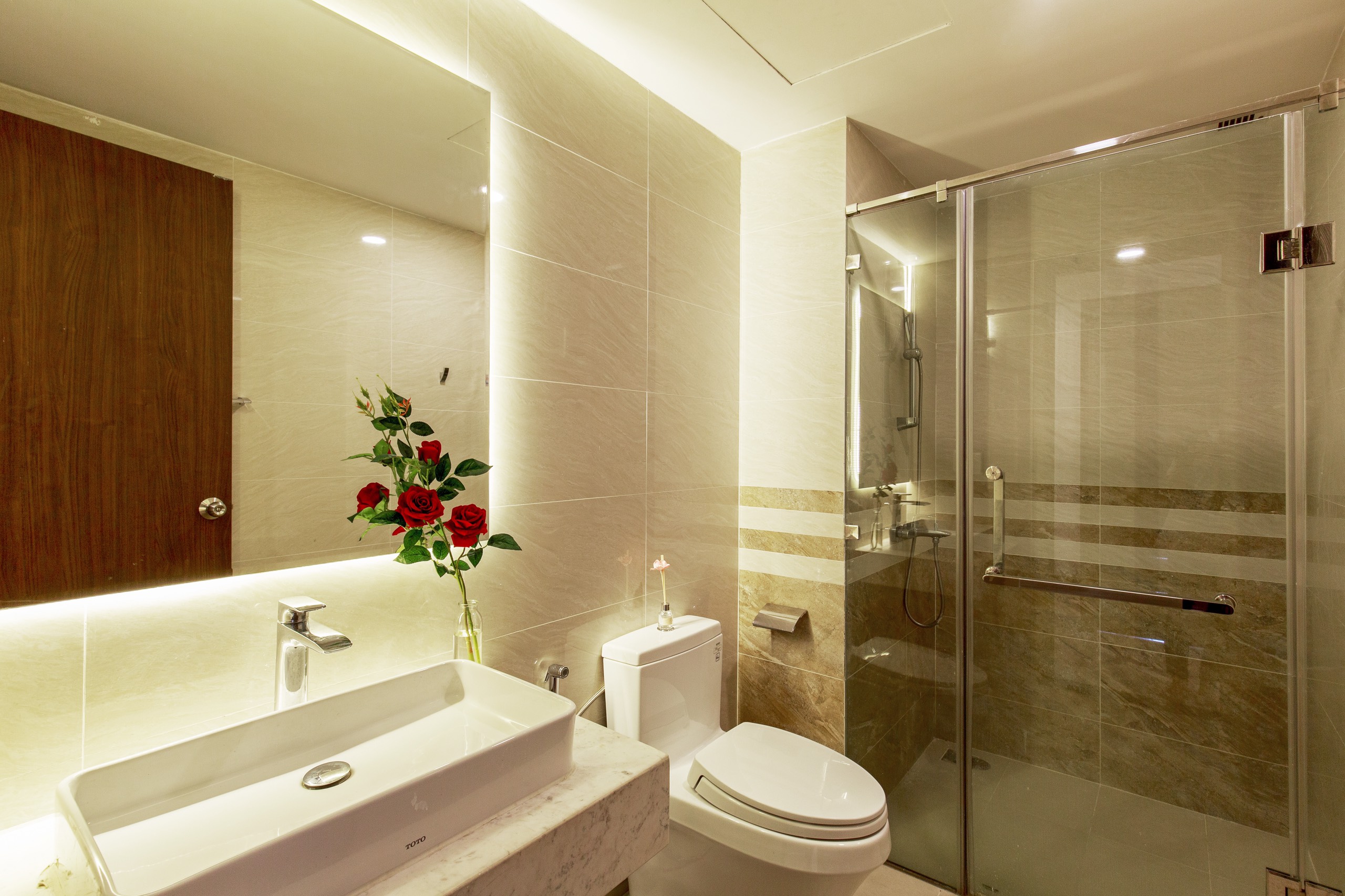 SAIGON ROYAL, 2BEDROOMS, FULLY FURNISHED, RIVER VIEW BITEXCO & LANDMARK81 VIEW image