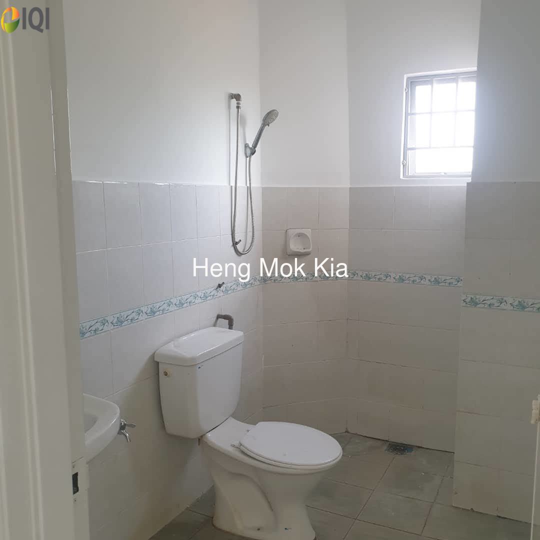 2 Storey renovated move in condition  image