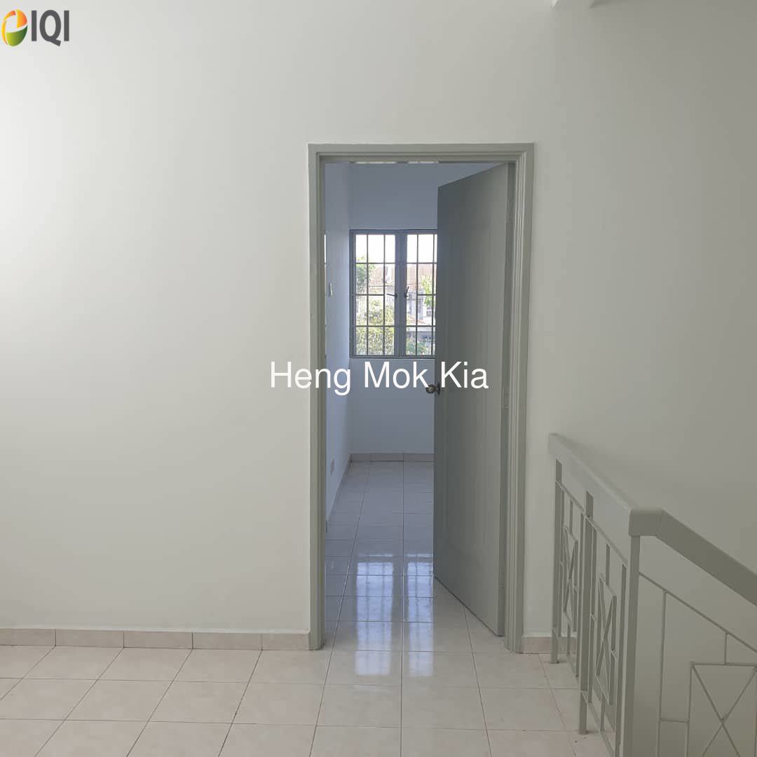 2 Storey renovated move in condition  image