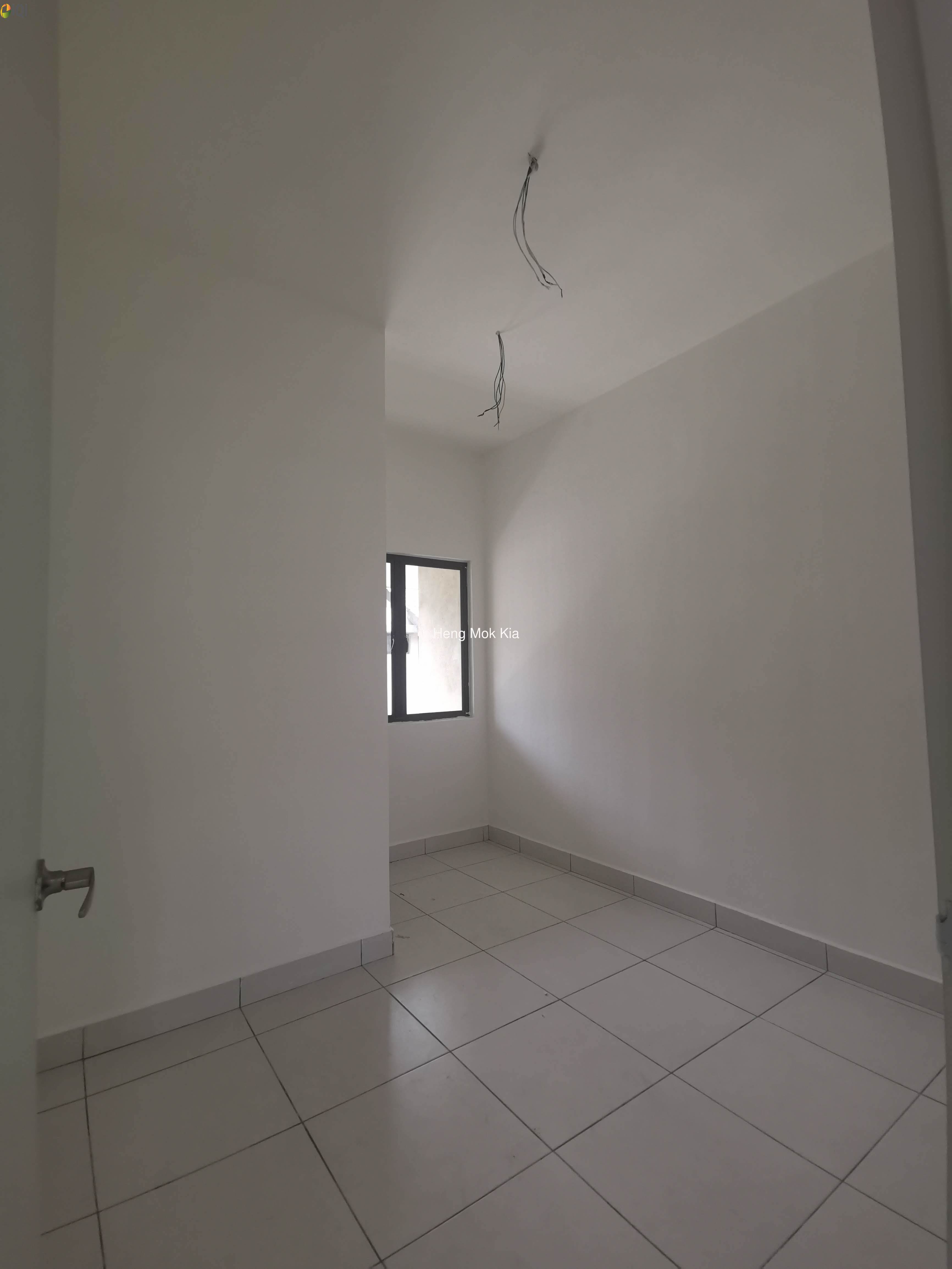 New House At Mahkota Banting Near WCE hightway image