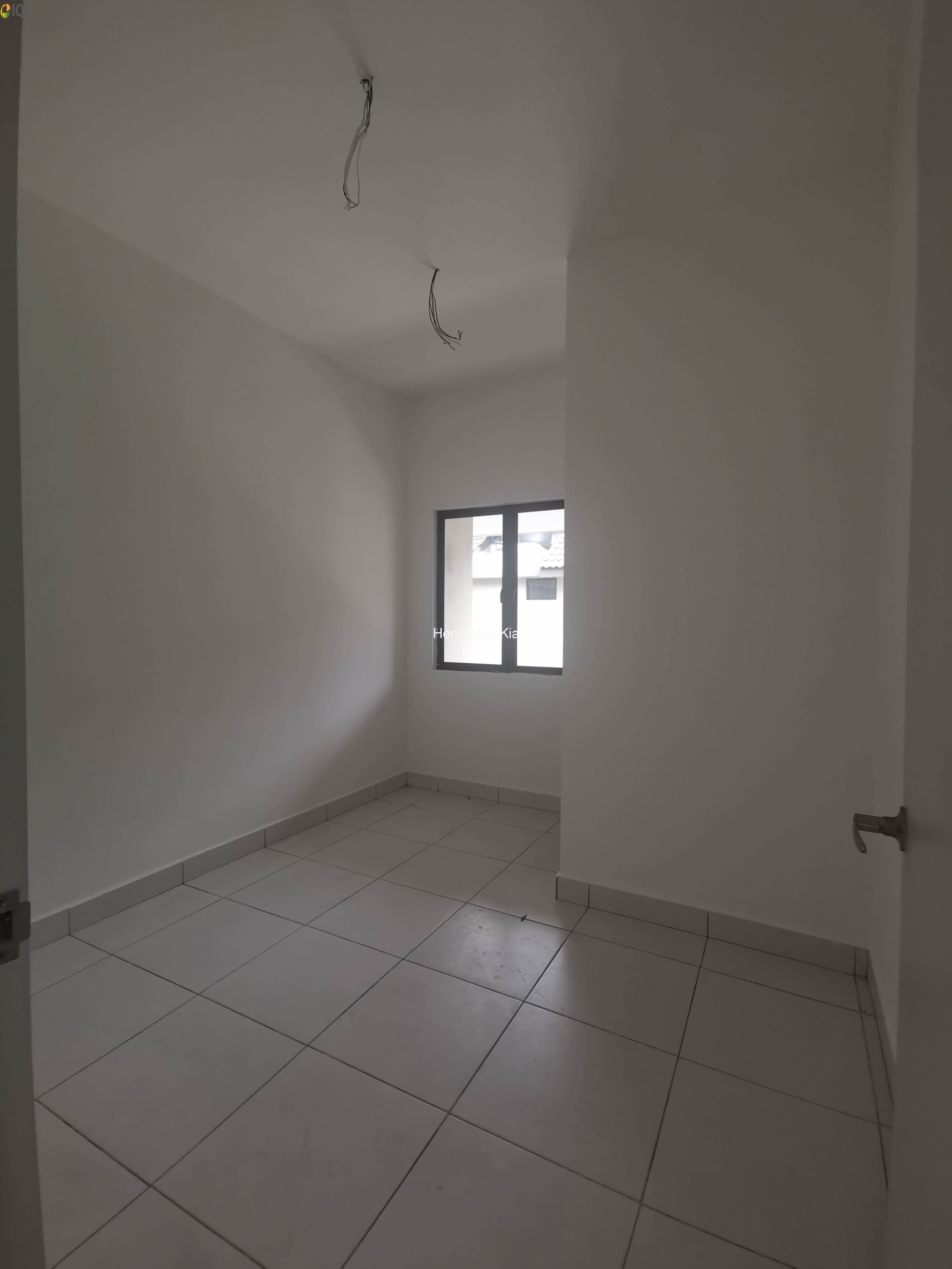 New House At Mahkota Banting Near WCE hightway image