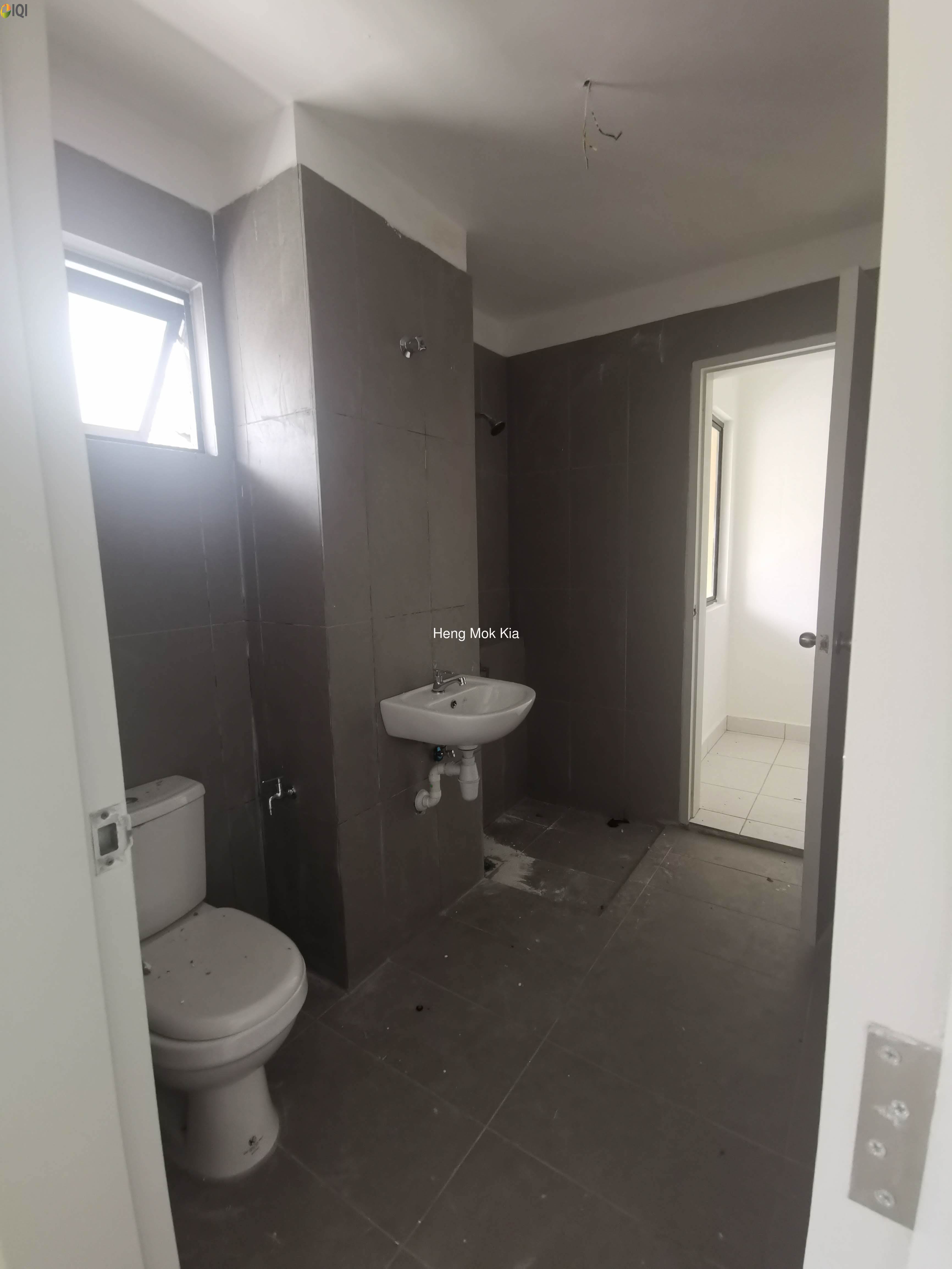 New House At Mahkota Banting Near WCE hightway image