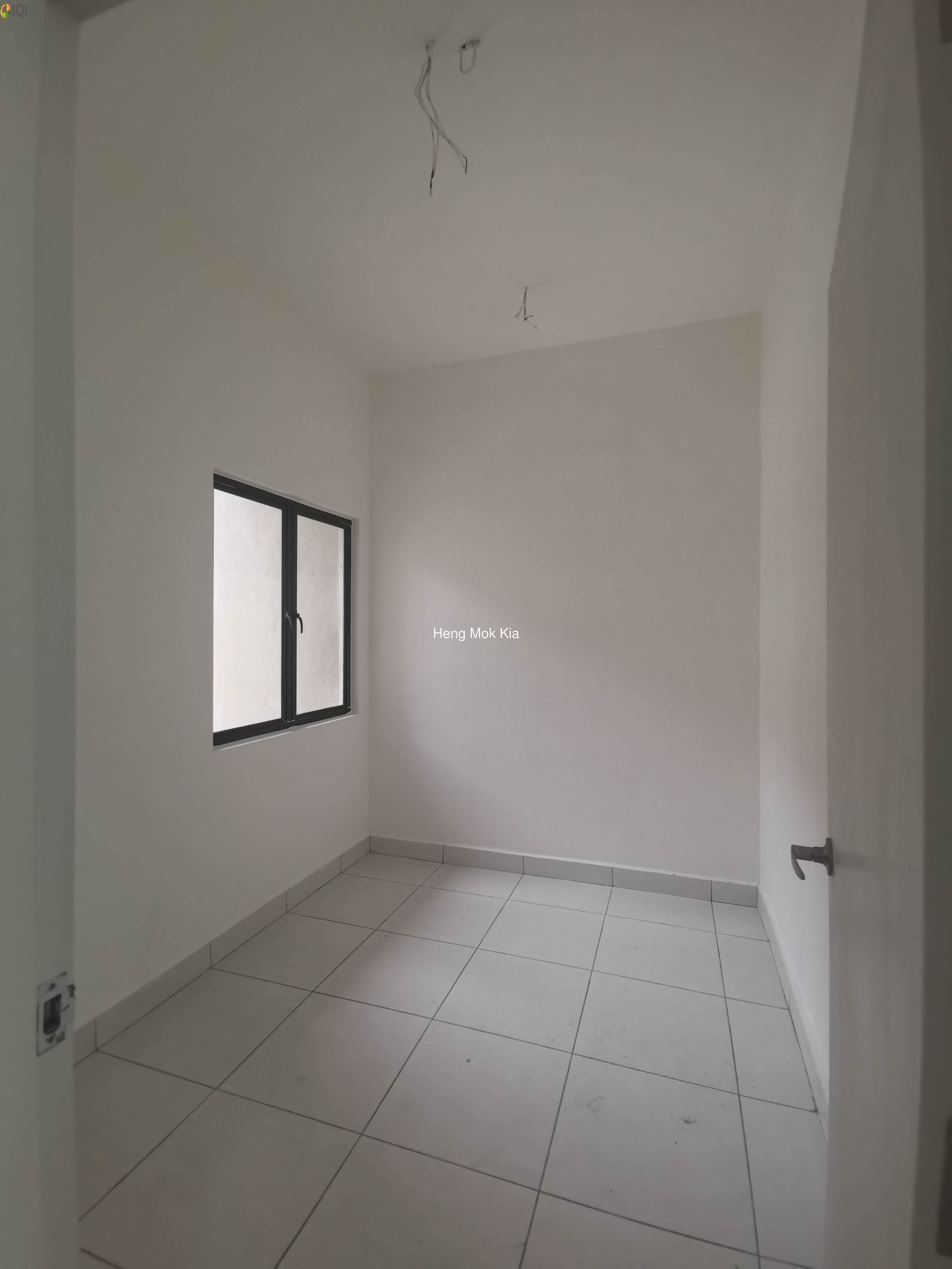 New House At Mahkota Banting Near WCE hightway image