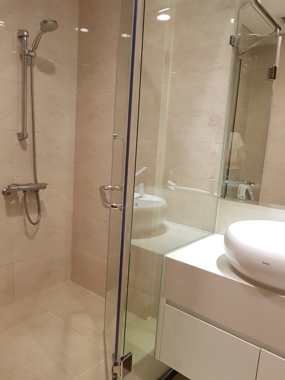 VINHOMES CENTRAL PARK, 3 BEDROOMS, FULLY FURNISHED, NICE VIEW image