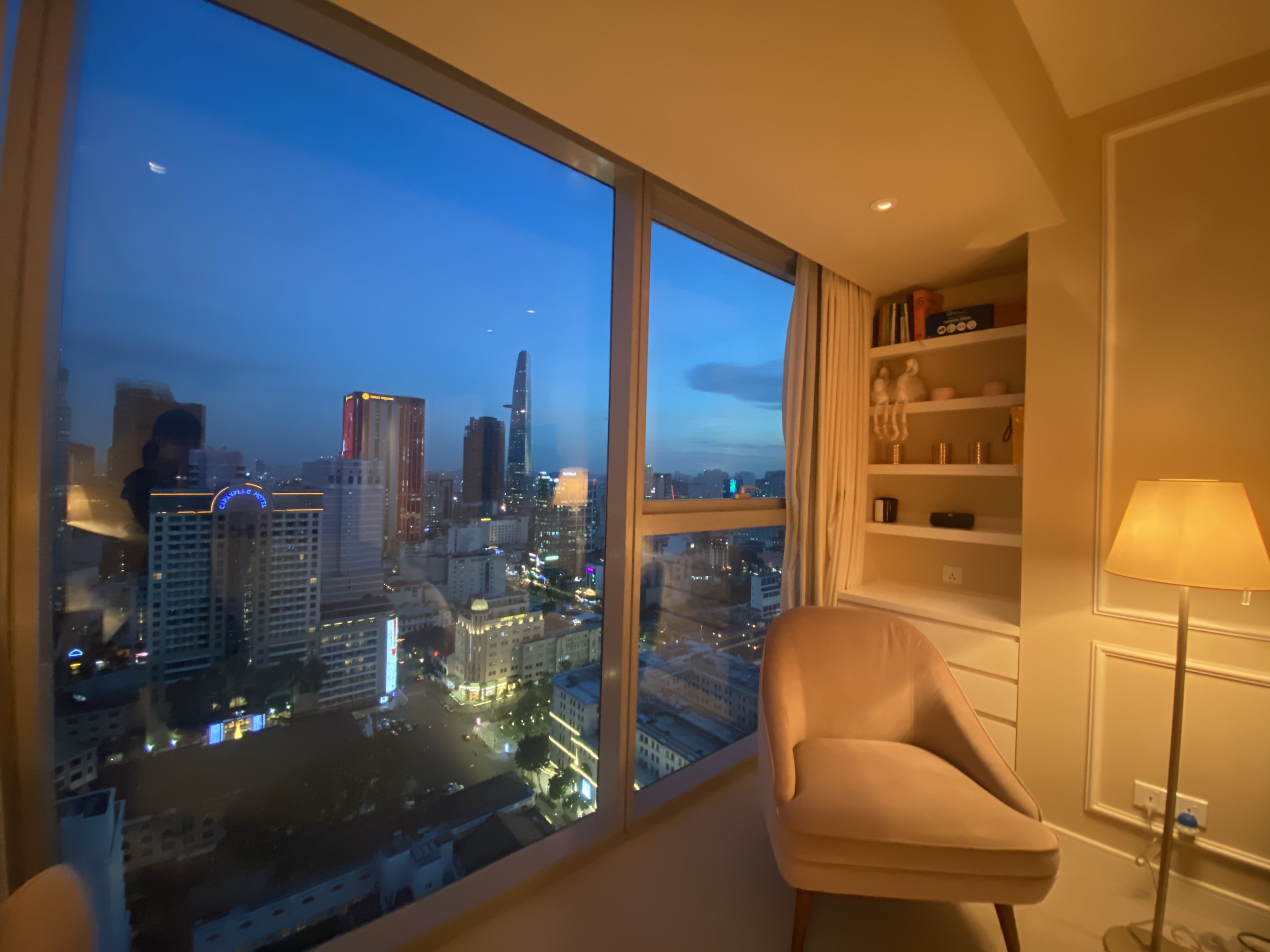 VINCOM ĐỒNG KHỞI, 3 PHÒNG NGỦ, FULL NỘI THẤT CAO CẤP, VIEW BITEXCO, SÔNG VÀ THỦ THIÊM image