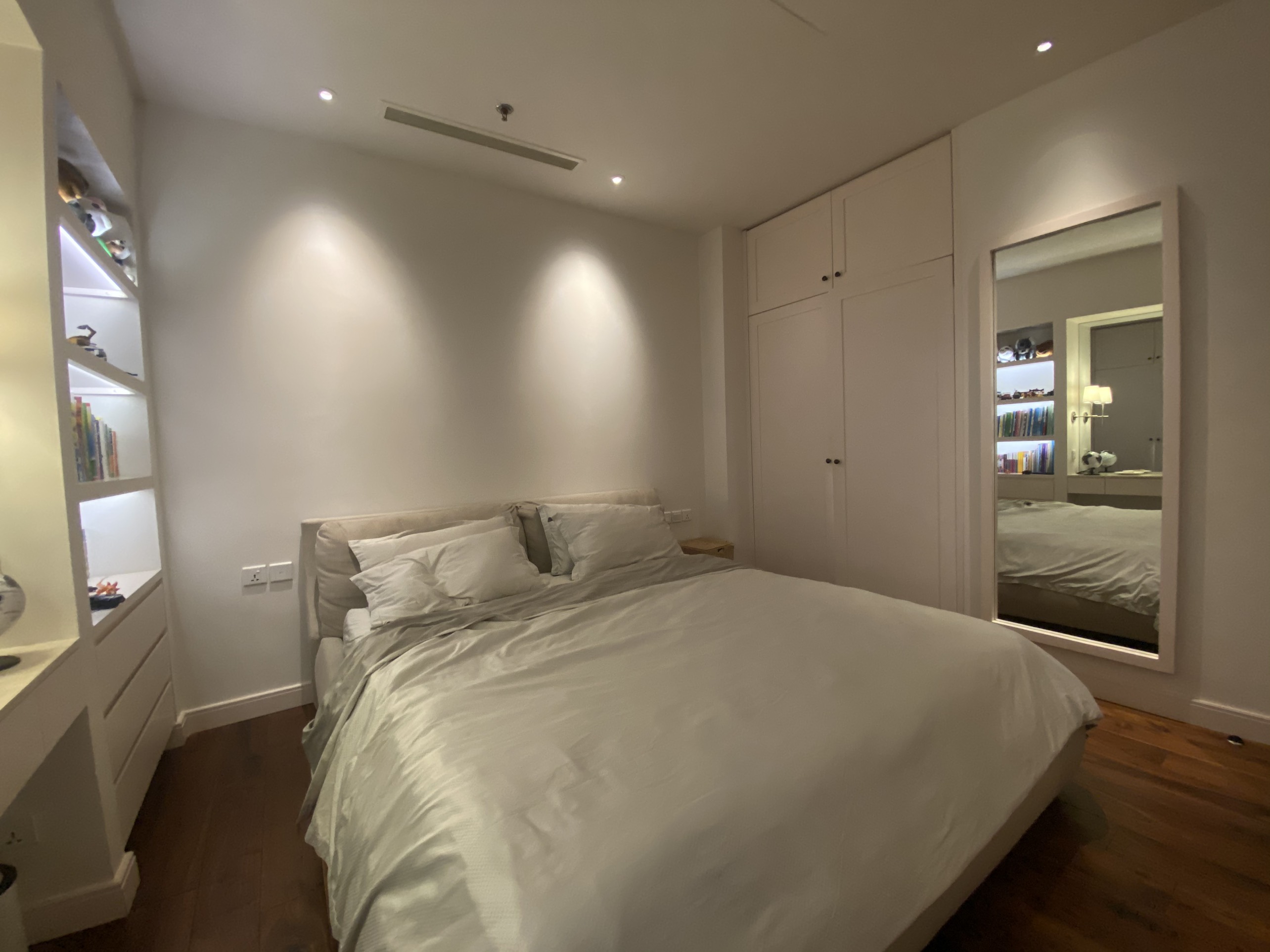 VINCOM ĐỒNG KHỞI, 3 PHÒNG NGỦ, FULL NỘI THẤT CAO CẤP, VIEW BITEXCO, SÔNG VÀ THỦ THIÊM image