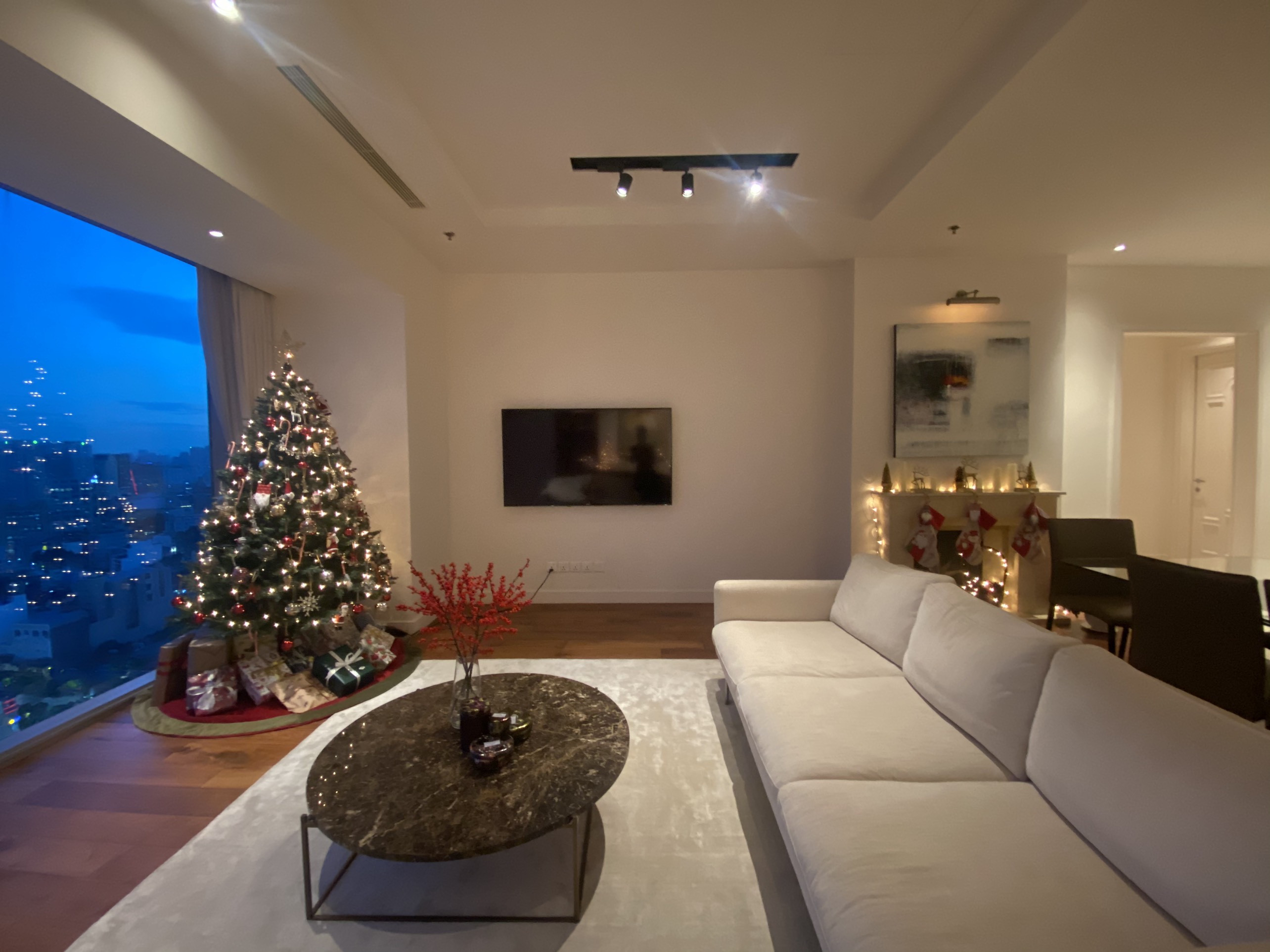 VINCOM ĐỒNG KHỞI, 3 PHÒNG NGỦ, FULL NỘI THẤT CAO CẤP, VIEW BITEXCO, SÔNG VÀ THỦ THIÊM image