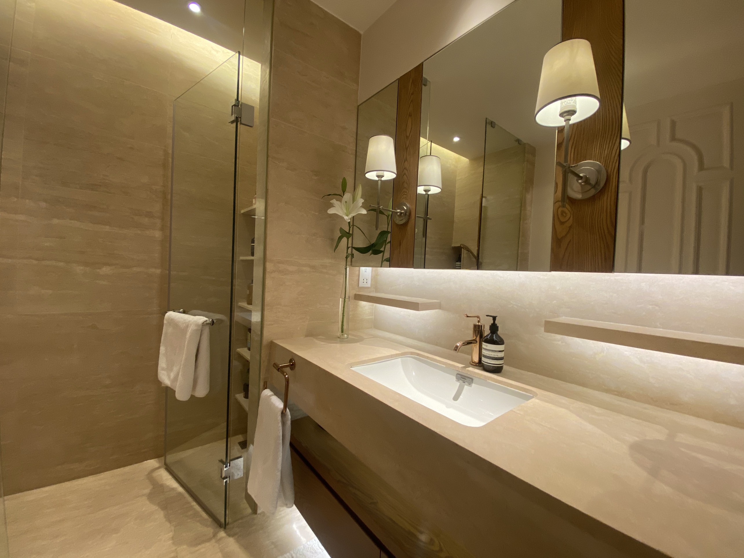 VINCOM ĐỒNG KHỞI, 3 PHÒNG NGỦ, FULL NỘI THẤT CAO CẤP, VIEW BITEXCO, SÔNG VÀ THỦ THIÊM image