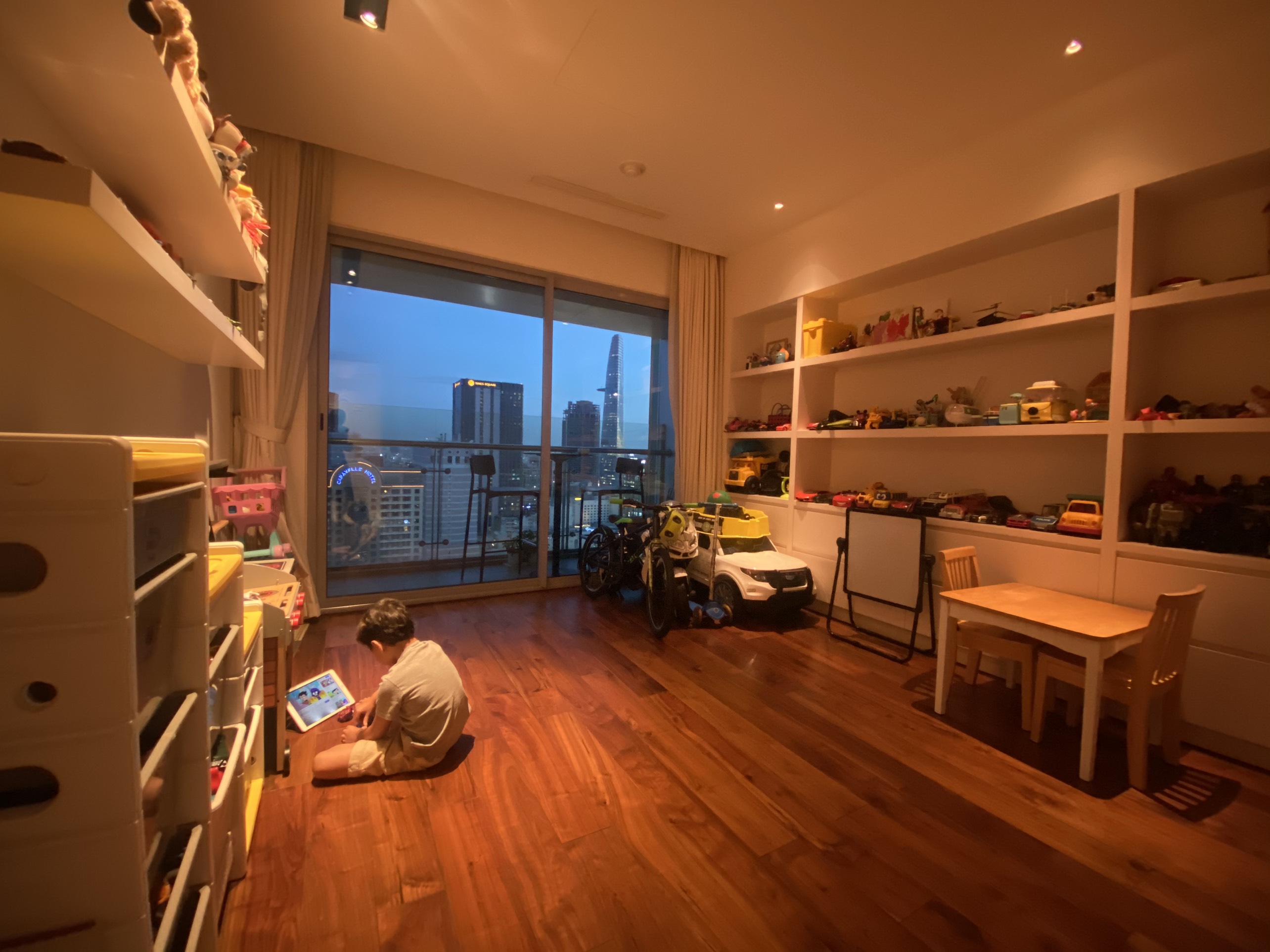 VINCOM ĐỒNG KHỞI, 3 PHÒNG NGỦ, FULL NỘI THẤT CAO CẤP, VIEW BITEXCO, SÔNG VÀ THỦ THIÊM image