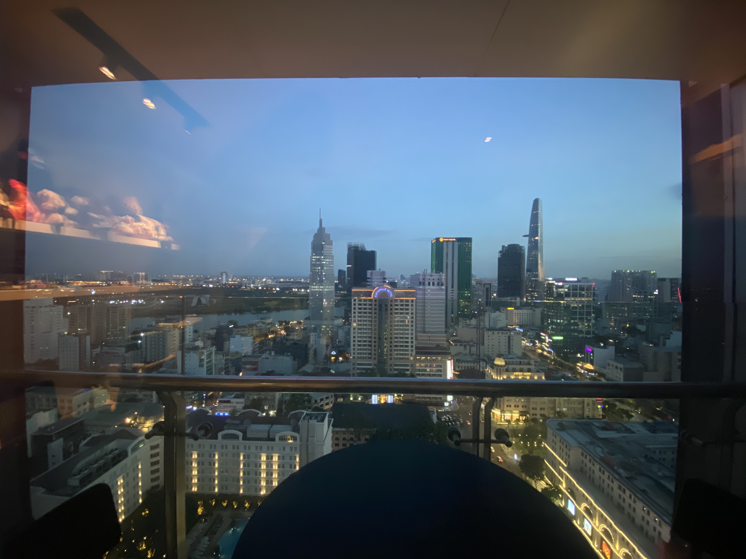 VINCOM ĐỒNG KHỞI, 3 PHÒNG NGỦ, FULL NỘI THẤT CAO CẤP, VIEW BITEXCO, SÔNG VÀ THỦ THIÊM image