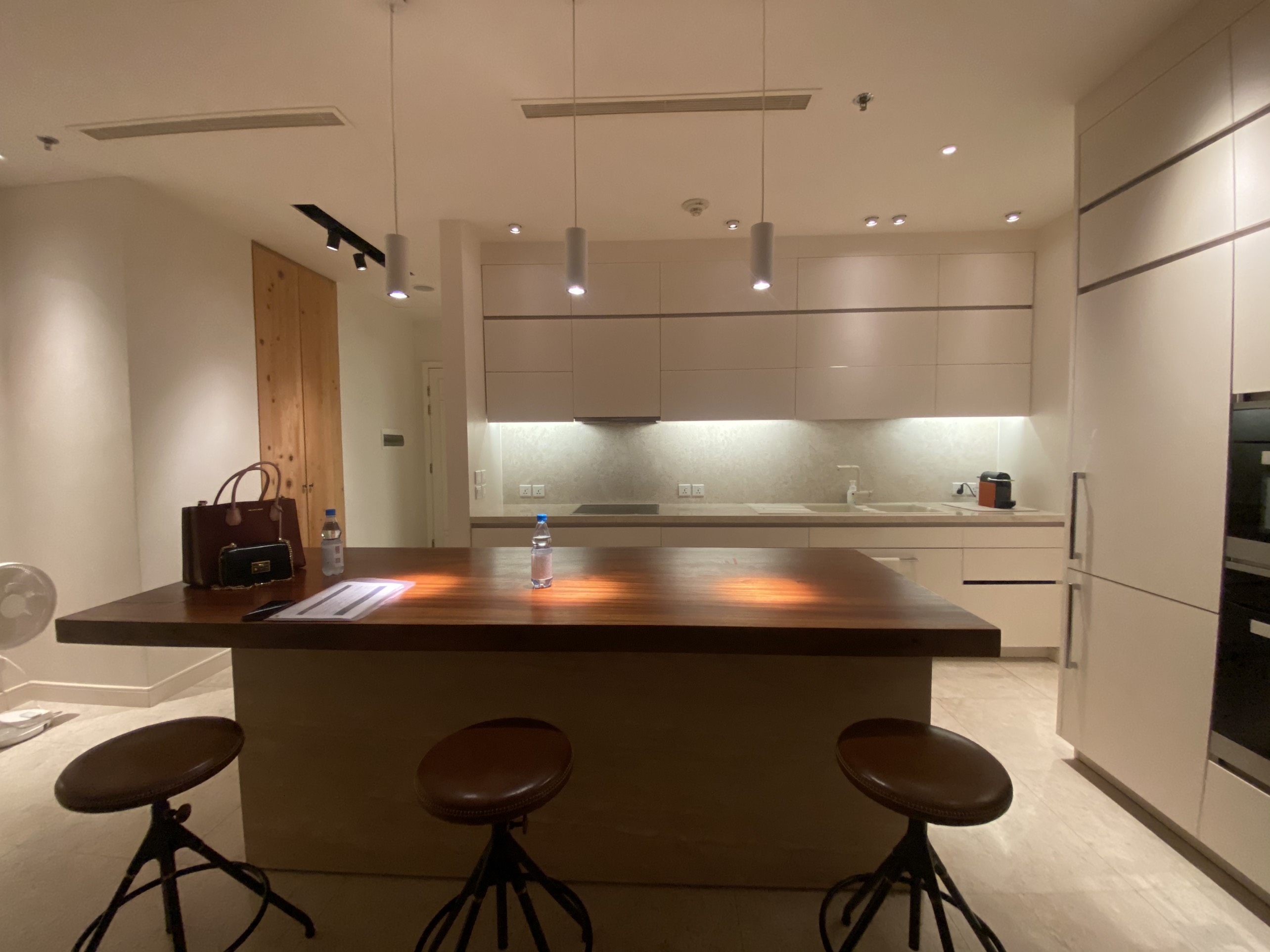 VINCOM ĐỒNG KHỞI, 3 PHÒNG NGỦ, FULL NỘI THẤT CAO CẤP, VIEW BITEXCO, SÔNG VÀ THỦ THIÊM image