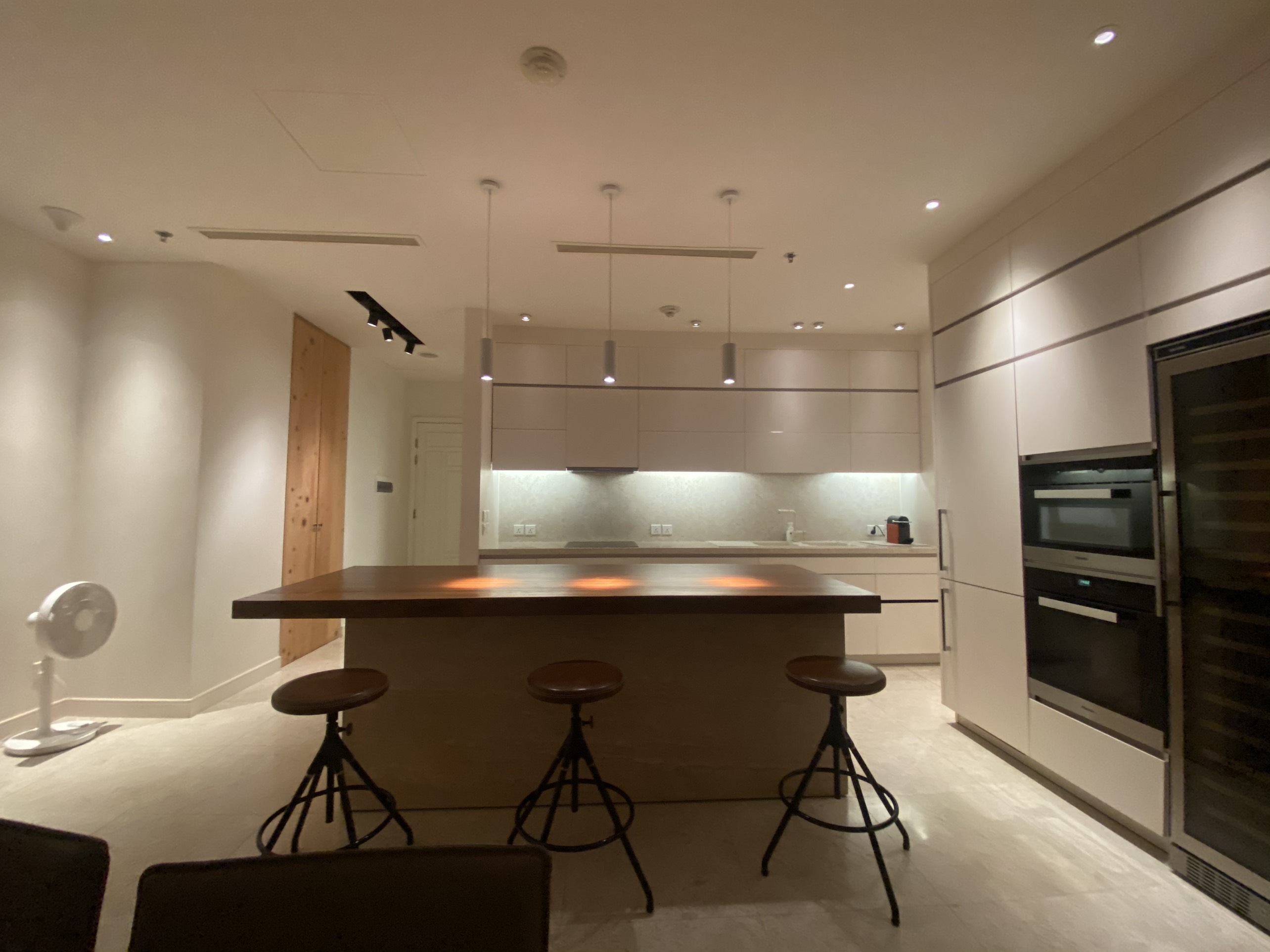 VINCOM ĐỒNG KHỞI, 3 PHÒNG NGỦ, FULL NỘI THẤT CAO CẤP, VIEW BITEXCO, SÔNG VÀ THỦ THIÊM image