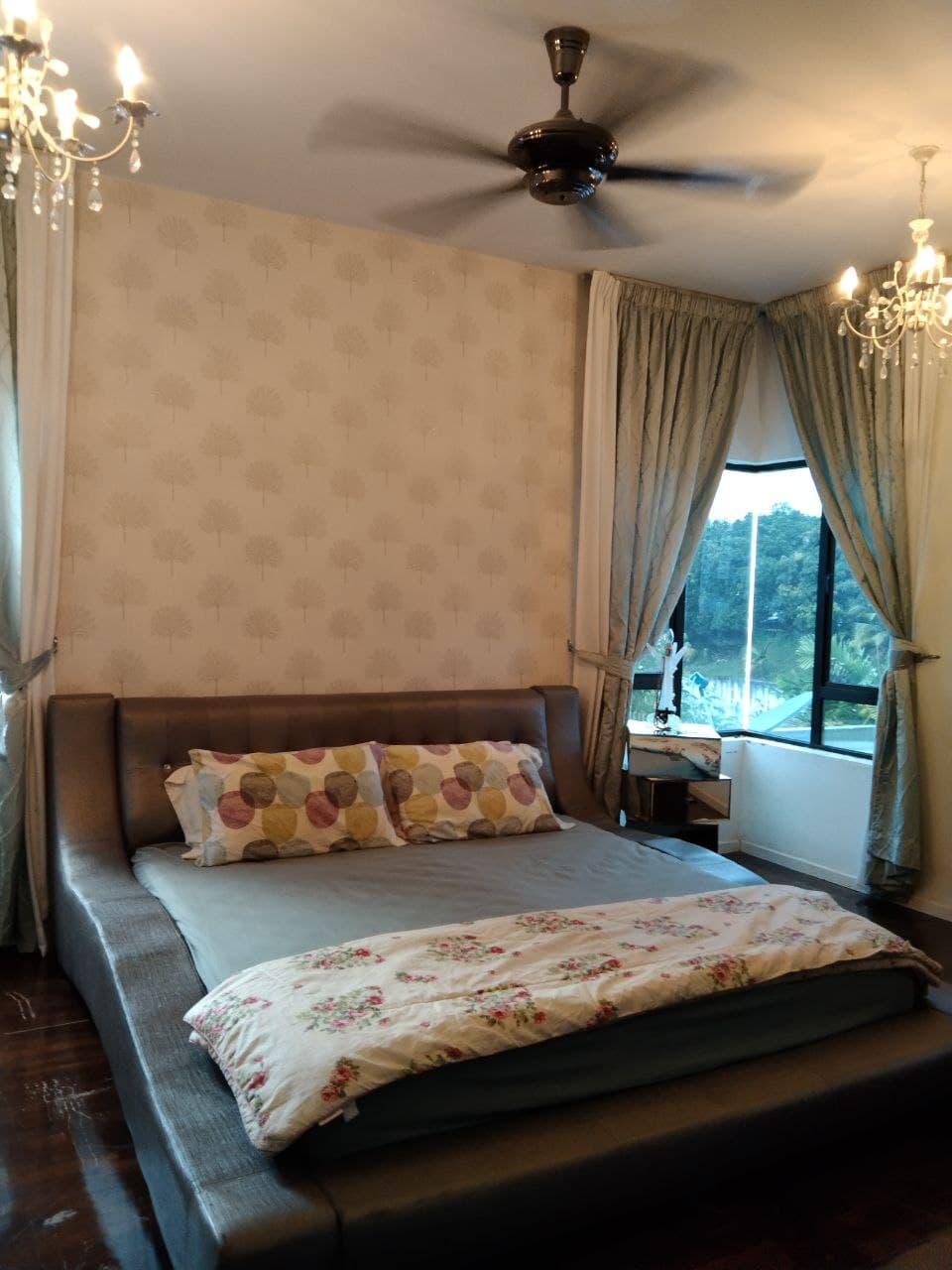 3.5 STOREY CORNER LOT SEMI D HOUSE TAMAN SAUJANA PALMA, KAJANG SELANGOR image