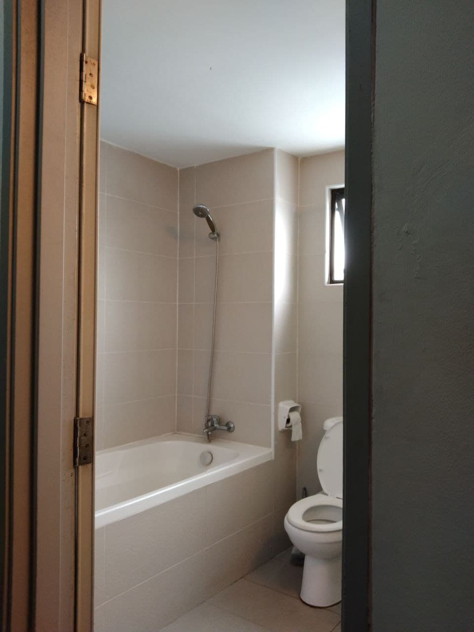 3.5 STOREY CORNER LOT SEMI D HOUSE TAMAN SAUJANA PALMA, KAJANG SELANGOR image