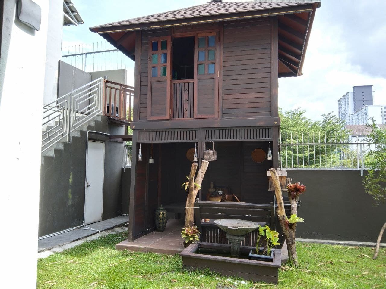 3.5 STOREY CORNER LOT SEMI D HOUSE TAMAN SAUJANA PALMA, KAJANG SELANGOR image