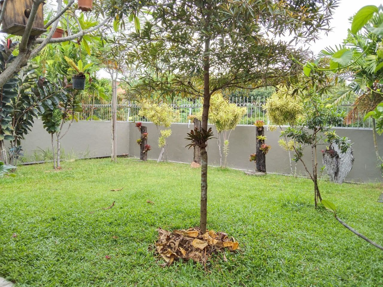 3.5 STOREY CORNER LOT SEMI D HOUSE TAMAN SAUJANA PALMA, KAJANG SELANGOR image