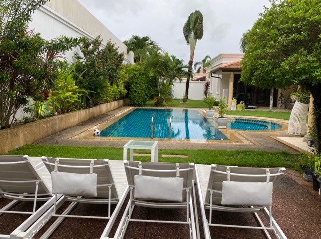 Spacious 4 Bedroom Family Home with Private Pool for Sale(SUC-1013) image
