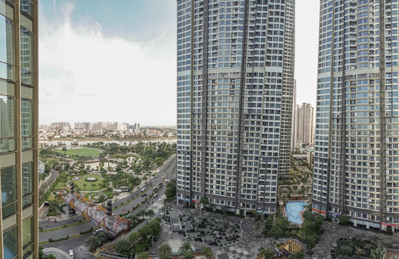 VINHOMES Central Park -  LANDMARK 81, 3 BEDROOMS, FULLY FURNISHED, NICE VIEW image